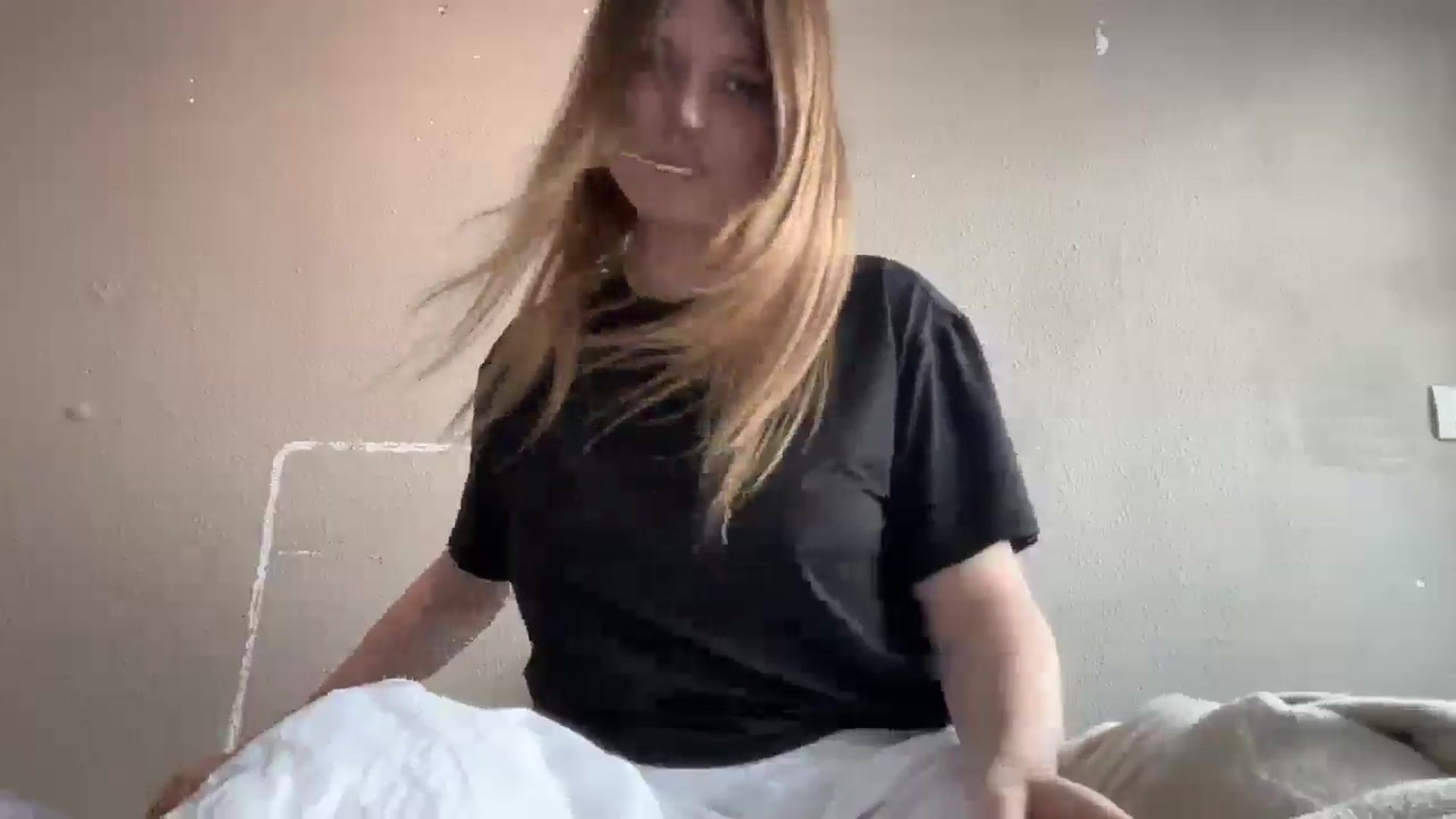 Gallery image thumbnail from Coconut_dream's myfreecams stream on, 10/08/2025, 10:03 image 13 of 20