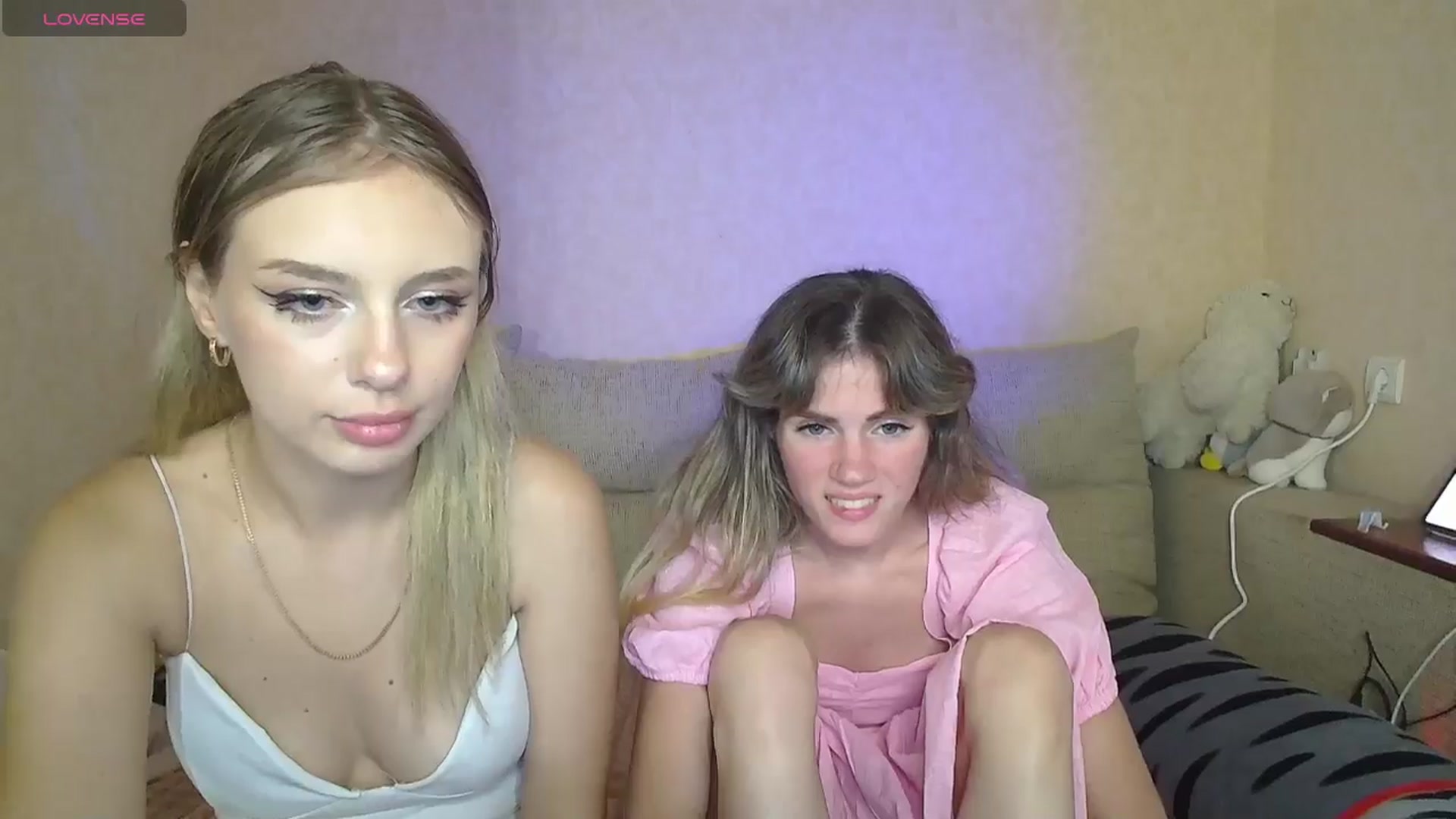Gallery image thumbnail from Coconutik's myfreecams stream on, 07/28/2024, 16:50 image 17 of 20