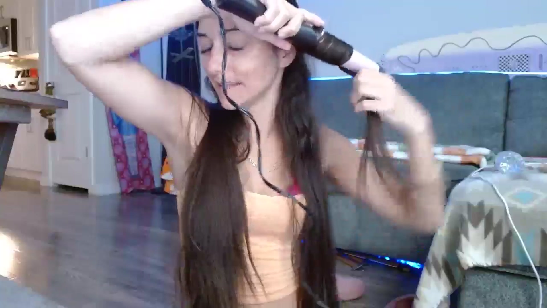 Gallery image thumbnail from CodiLake's myfreecams stream on, 03/20/2025, 15:19 image 4 of 20