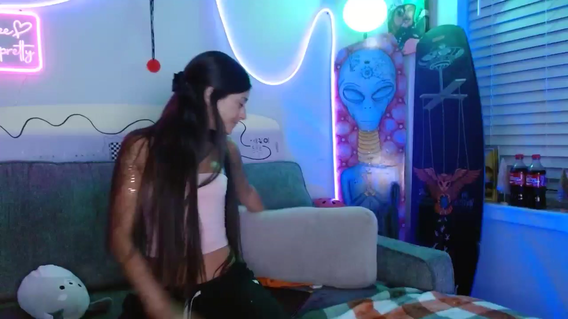 Gallery image thumbnail from CodiLake's myfreecams stream on, 06/09/2025, 07:16 image 1 of 20