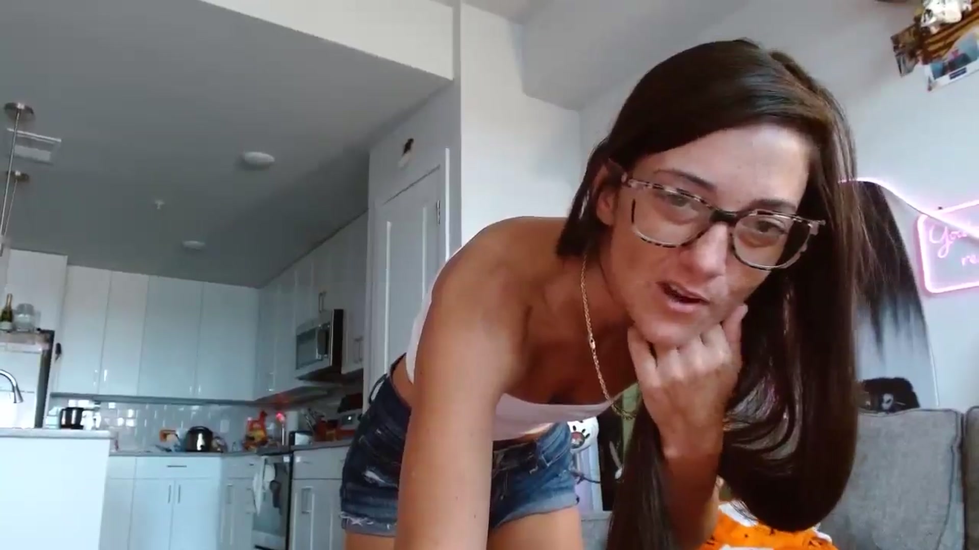 Gallery image thumbnail from CodiLake's myfreecams stream on, 06/11/2025, 18:15 image 5 of 20
