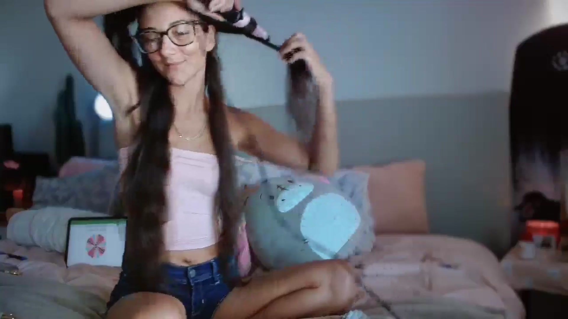 Gallery image thumbnail from CodiLake's myfreecams stream on, 06/26/2025, 16:51 image 20 of 20
