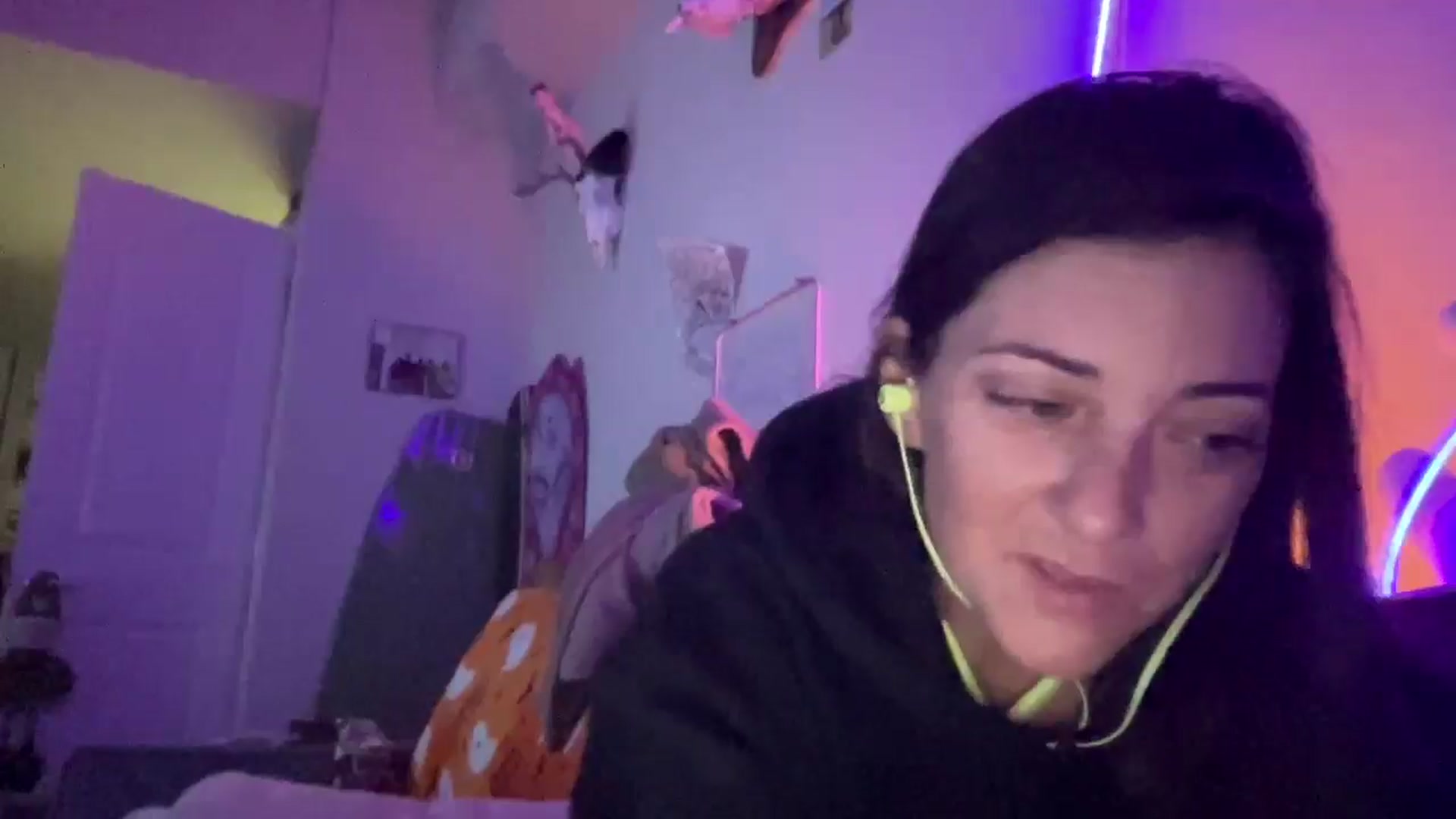 Gallery image thumbnail from CodiLake's myfreecams stream on, 10/11/2025, 09:06 image 12 of 20