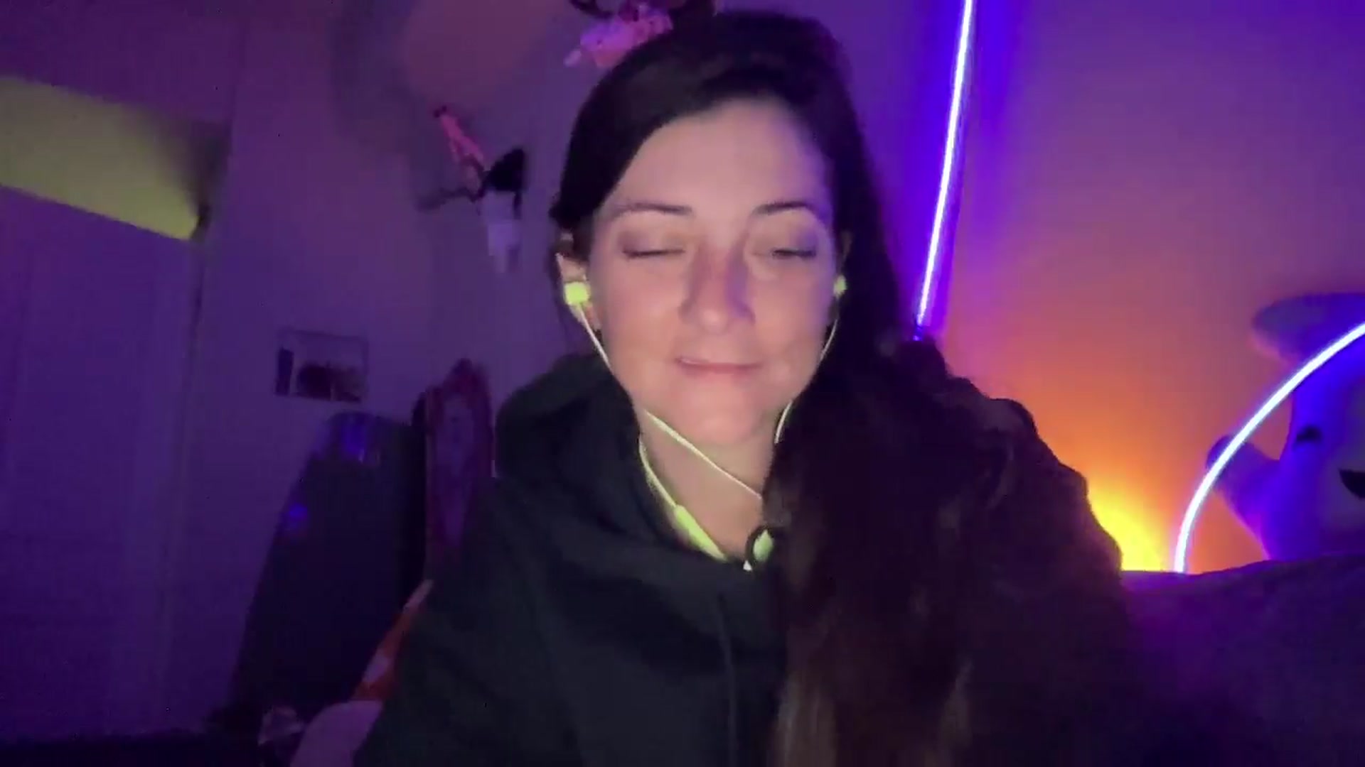 Gallery image thumbnail from CodiLake's myfreecams stream on, 10/11/2025, 09:06 image 10 of 20