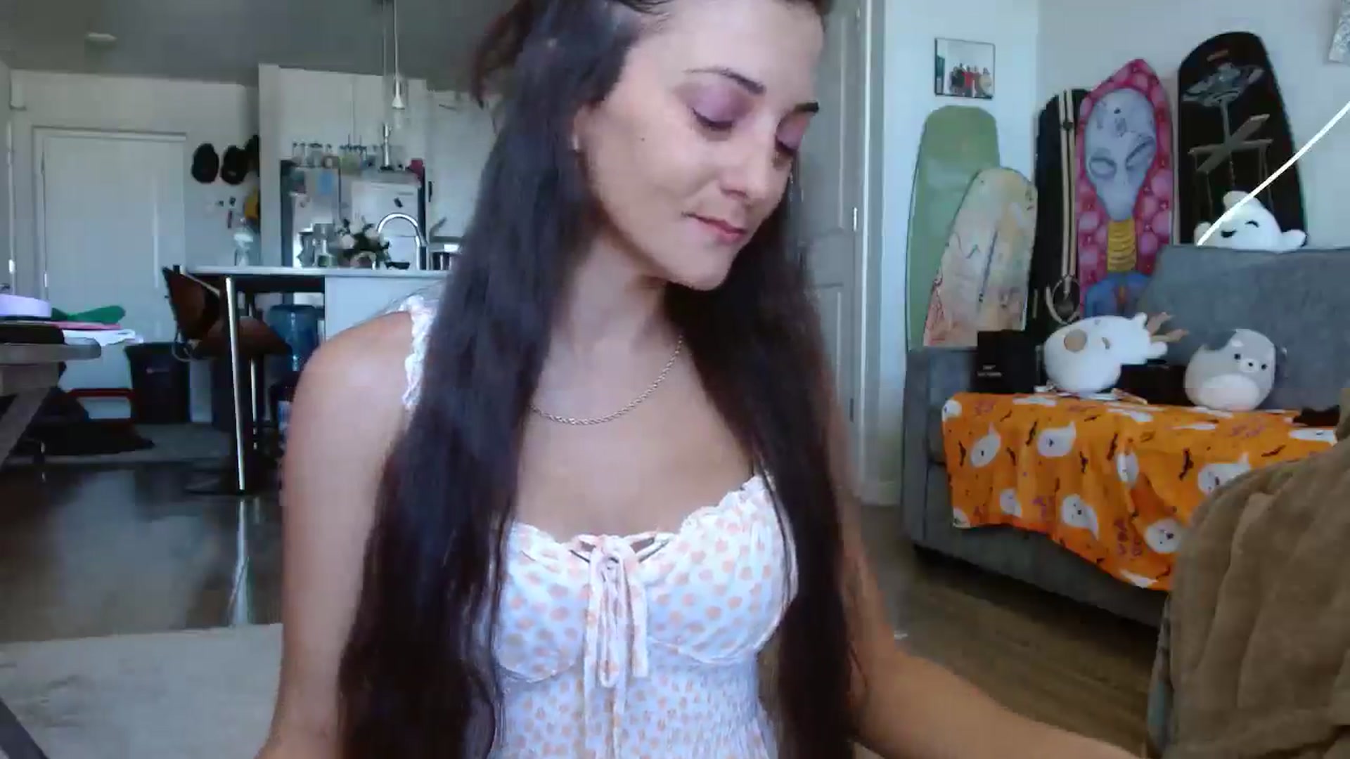 Gallery image thumbnail from CodiLake's myfreecams stream on, 10/14/2025, 15:39 image 12 of 20
