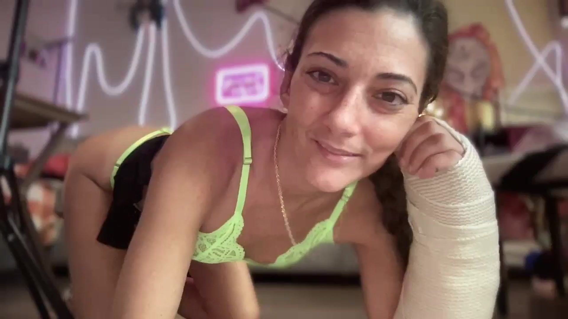Gallery image thumbnail from CodiLake's myfreecams stream on, 01/14/2026, 18:39 image 11 of 20