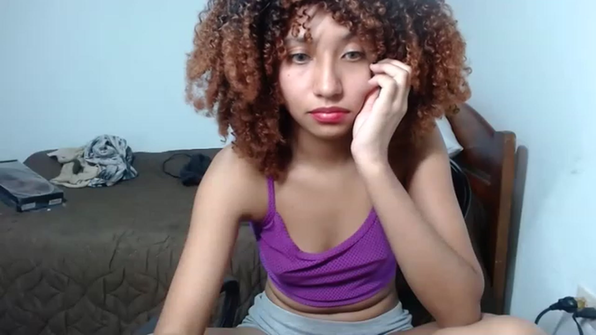 Gallery image thumbnail from Cofewithmilk's myfreecams stream on, 11/21/2022, 02:45 image 16 of 20