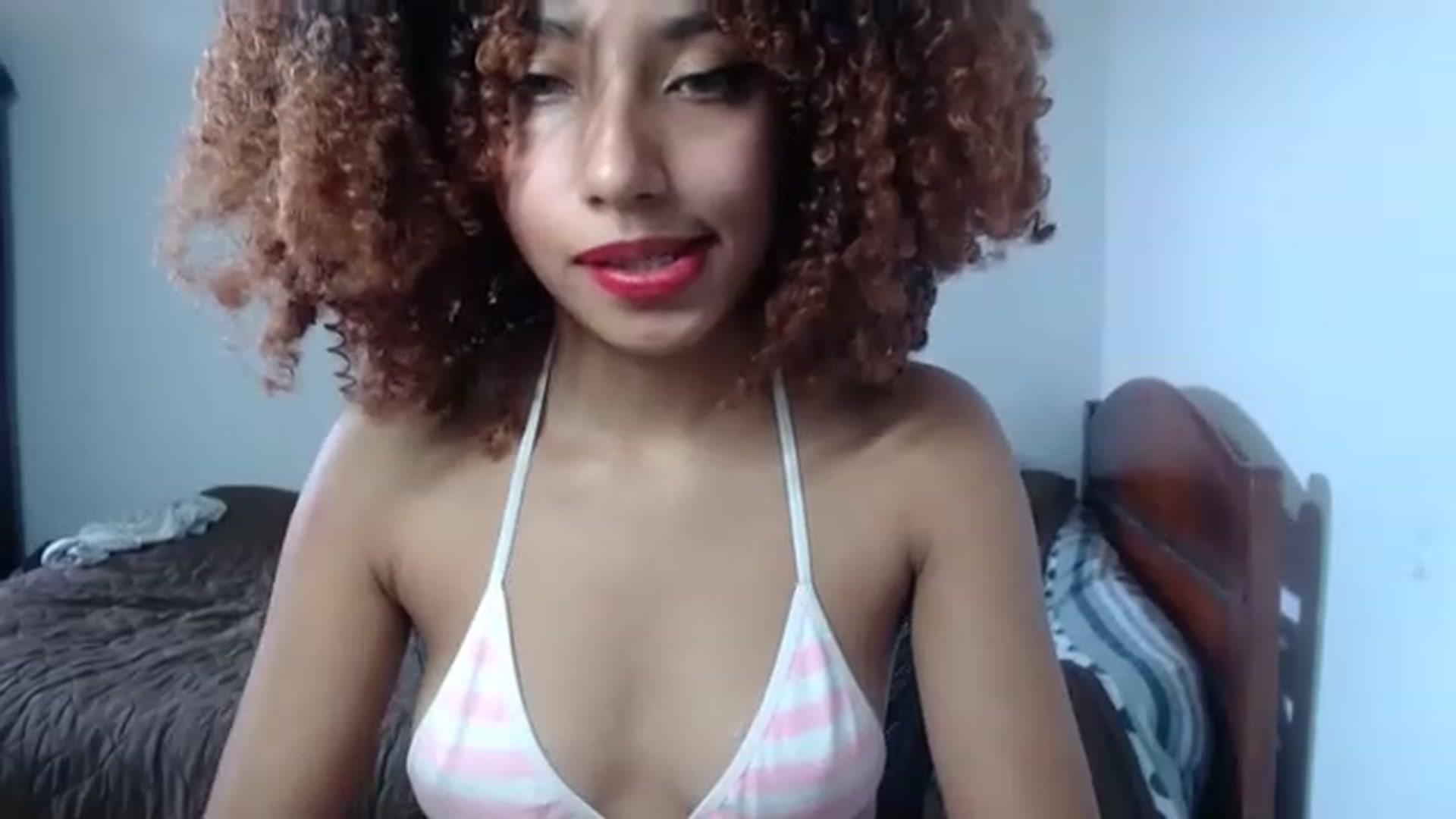 Gallery image thumbnail from Cofewithmilk's myfreecams stream on, 11/26/2022, 16:27 image 16 of 20