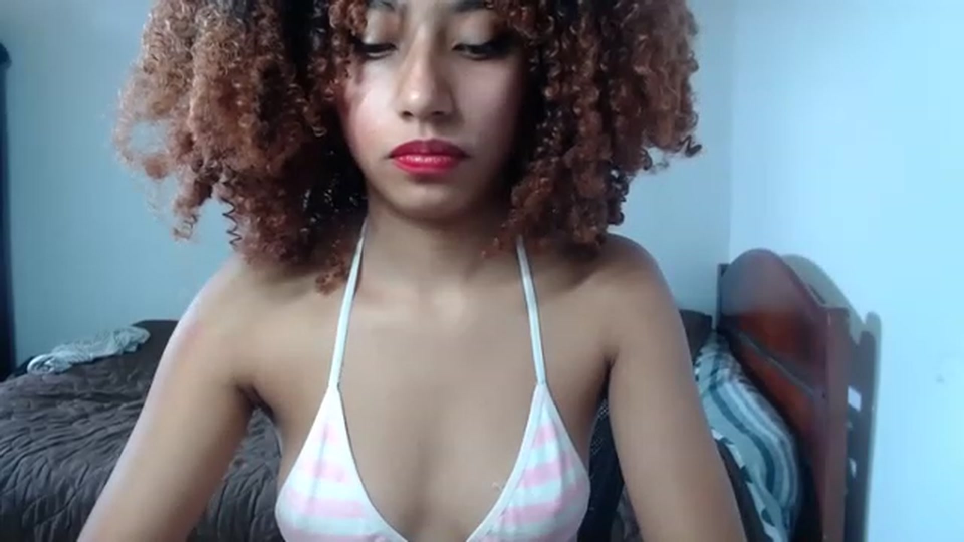 Gallery image thumbnail from Cofewithmilk's myfreecams stream on, 11/26/2022, 16:27 image 17 of 20