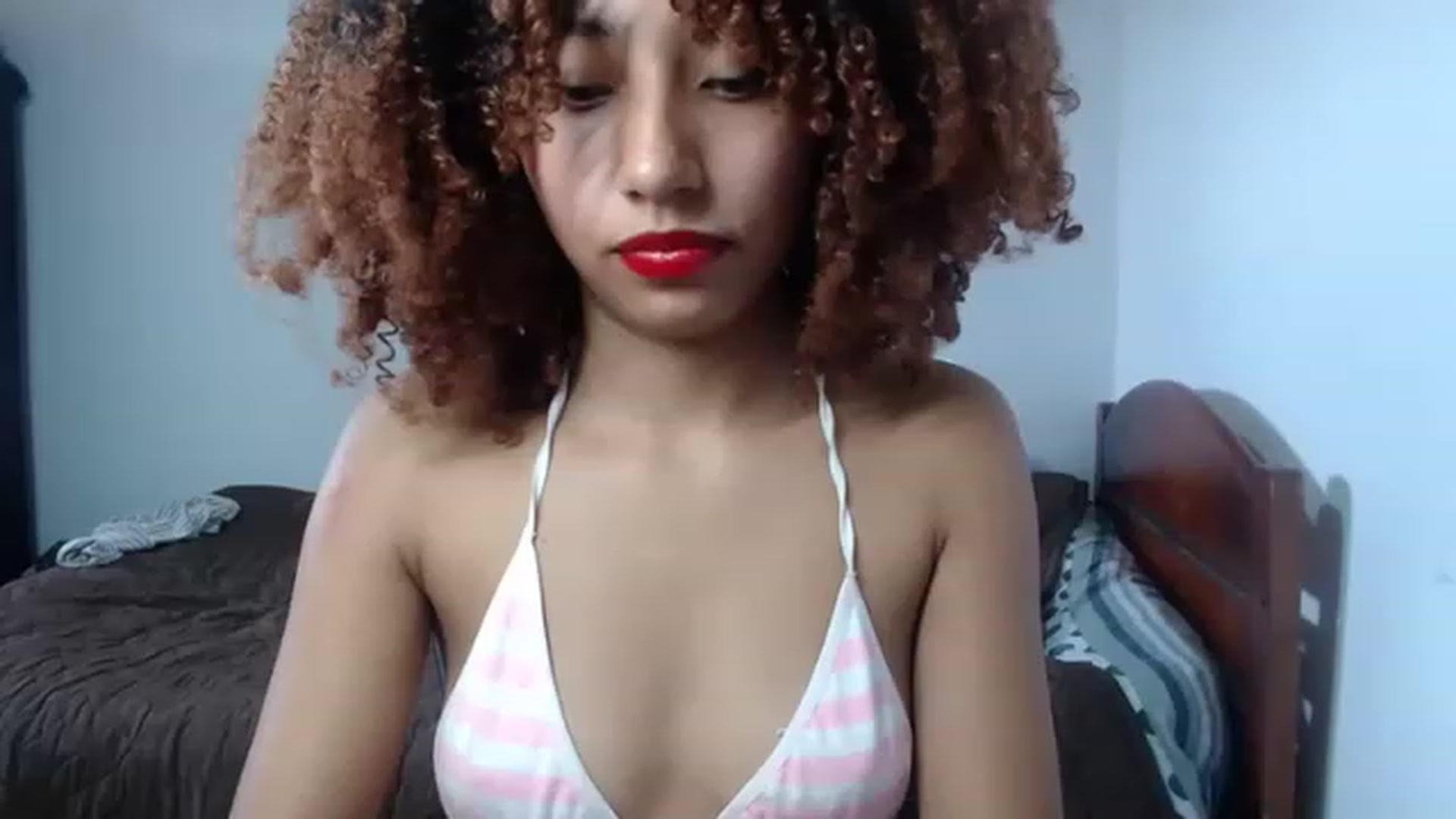 Gallery image thumbnail from Cofewithmilk's myfreecams stream on, 11/26/2022, 16:48 image 15 of 20