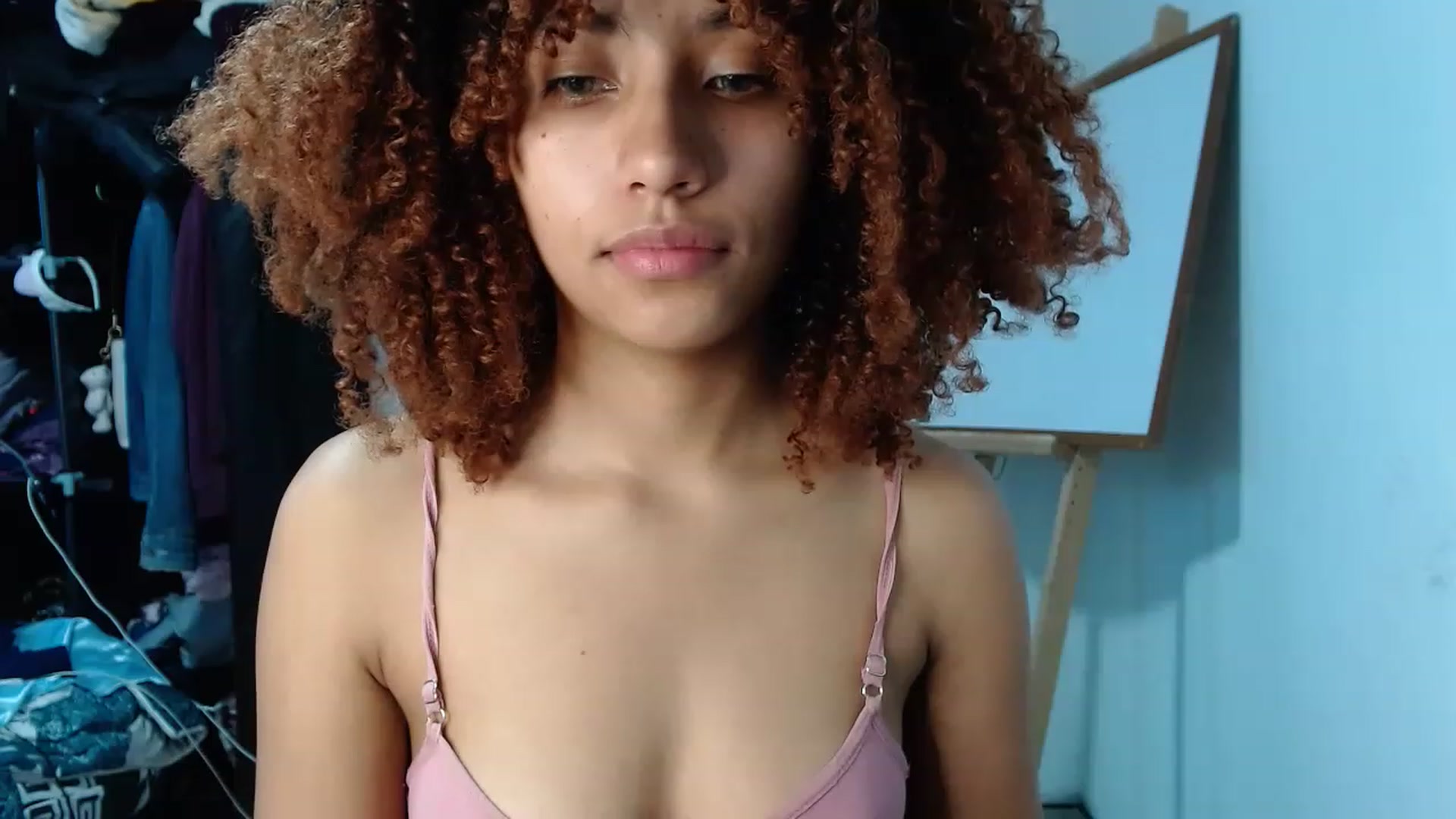 Gallery image thumbnail from Cofewithmilk's myfreecams stream on, 02/05/2023, 17:31 image 12 of 20