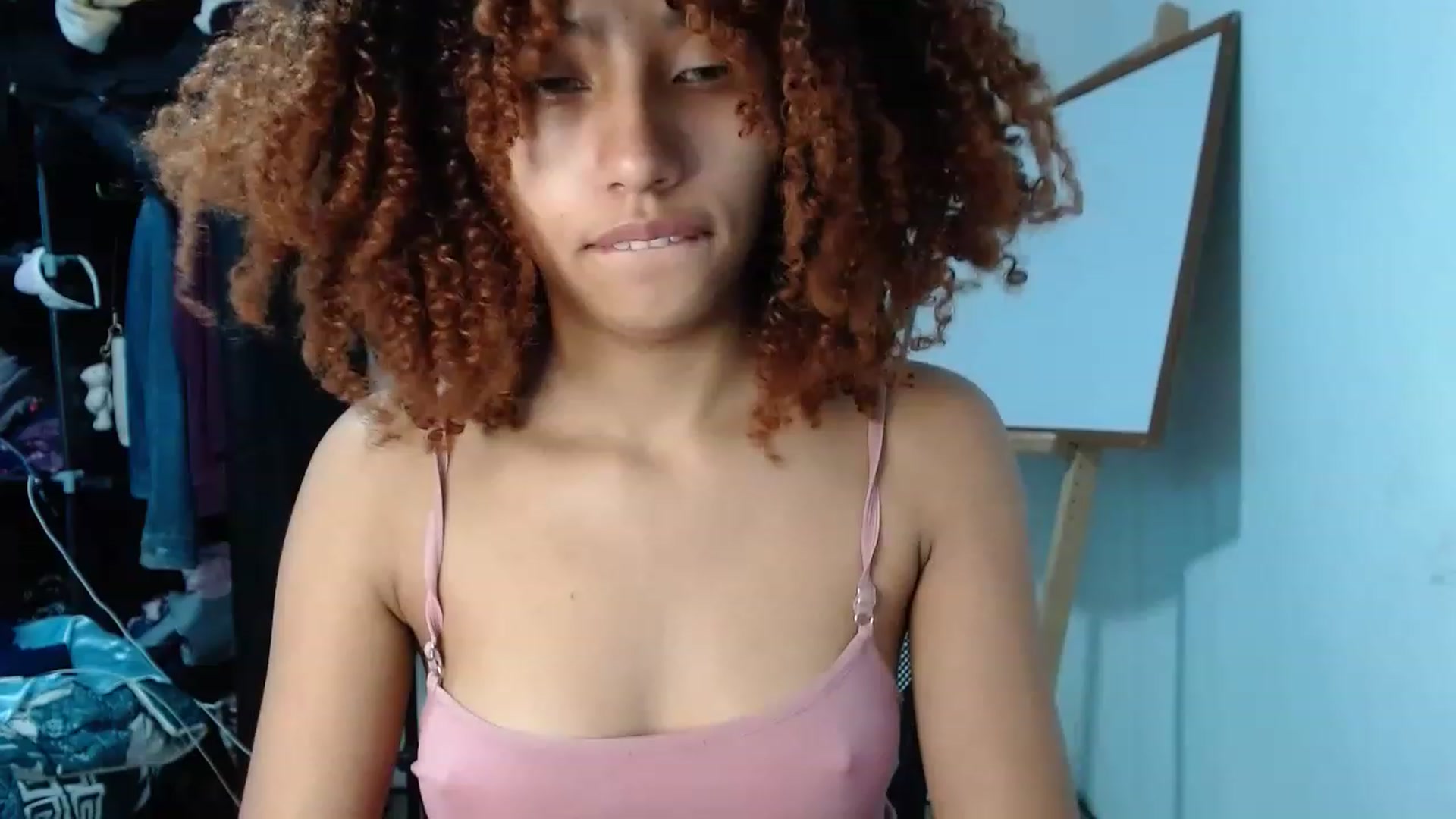 Gallery image thumbnail from Cofewithmilk's myfreecams stream on, 02/05/2023, 17:31 image 3 of 20