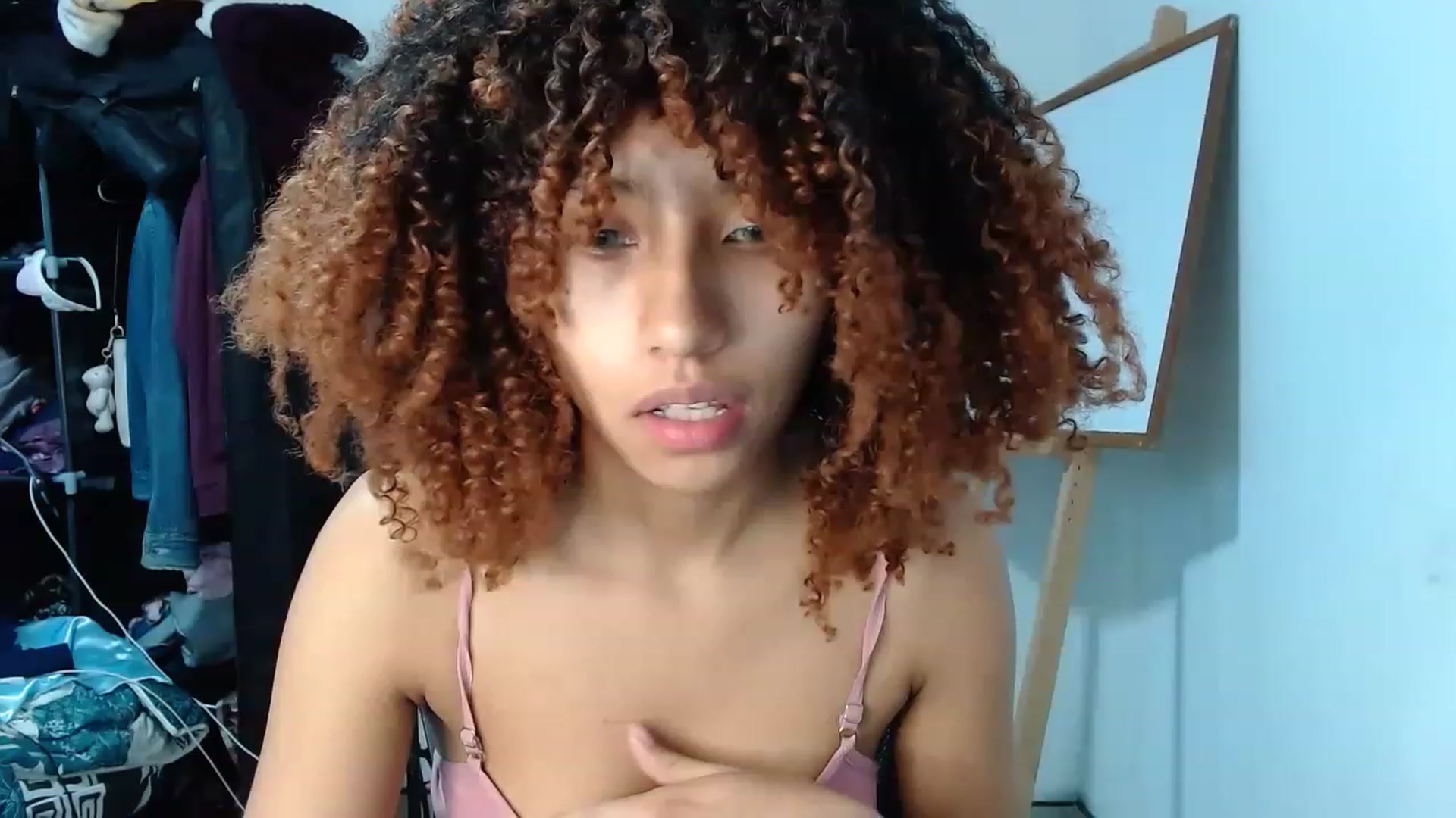 Gallery image thumbnail from Cofewithmilk's myfreecams stream on, 02/05/2023, 17:31 image 6 of 20