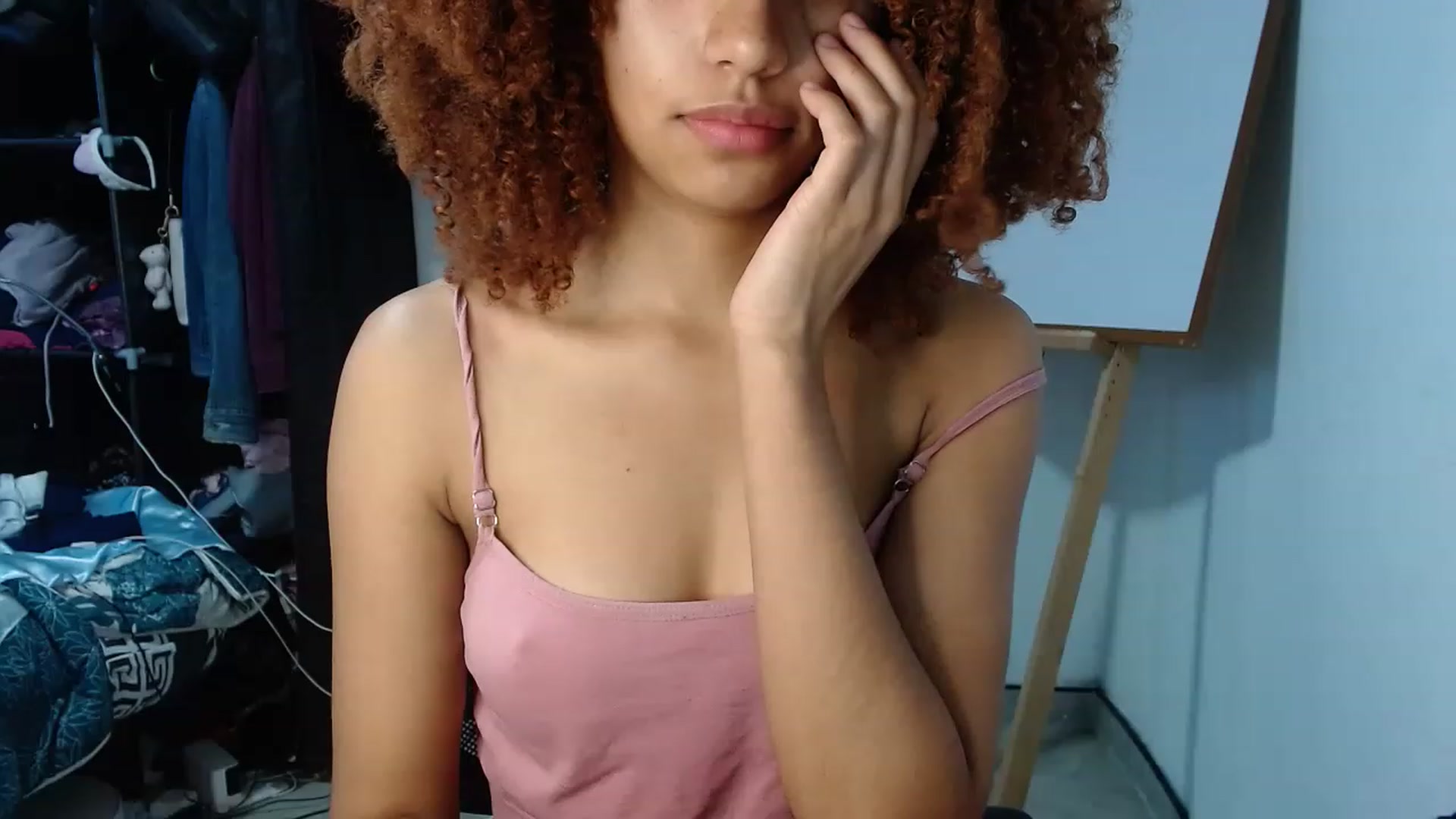 Gallery image thumbnail from Cofewithmilk's myfreecams stream on, 02/05/2023, 18:16 image 17 of 20