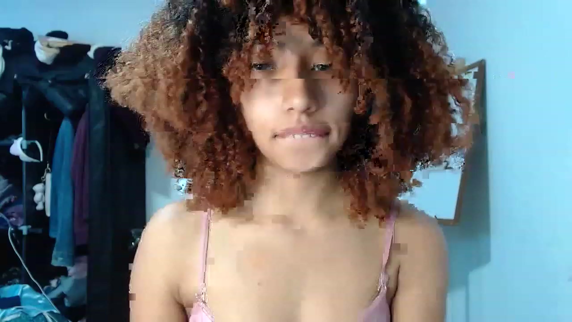 Gallery image thumbnail from Cofewithmilk's myfreecams stream on, 02/05/2023, 18:16 image 3 of 20