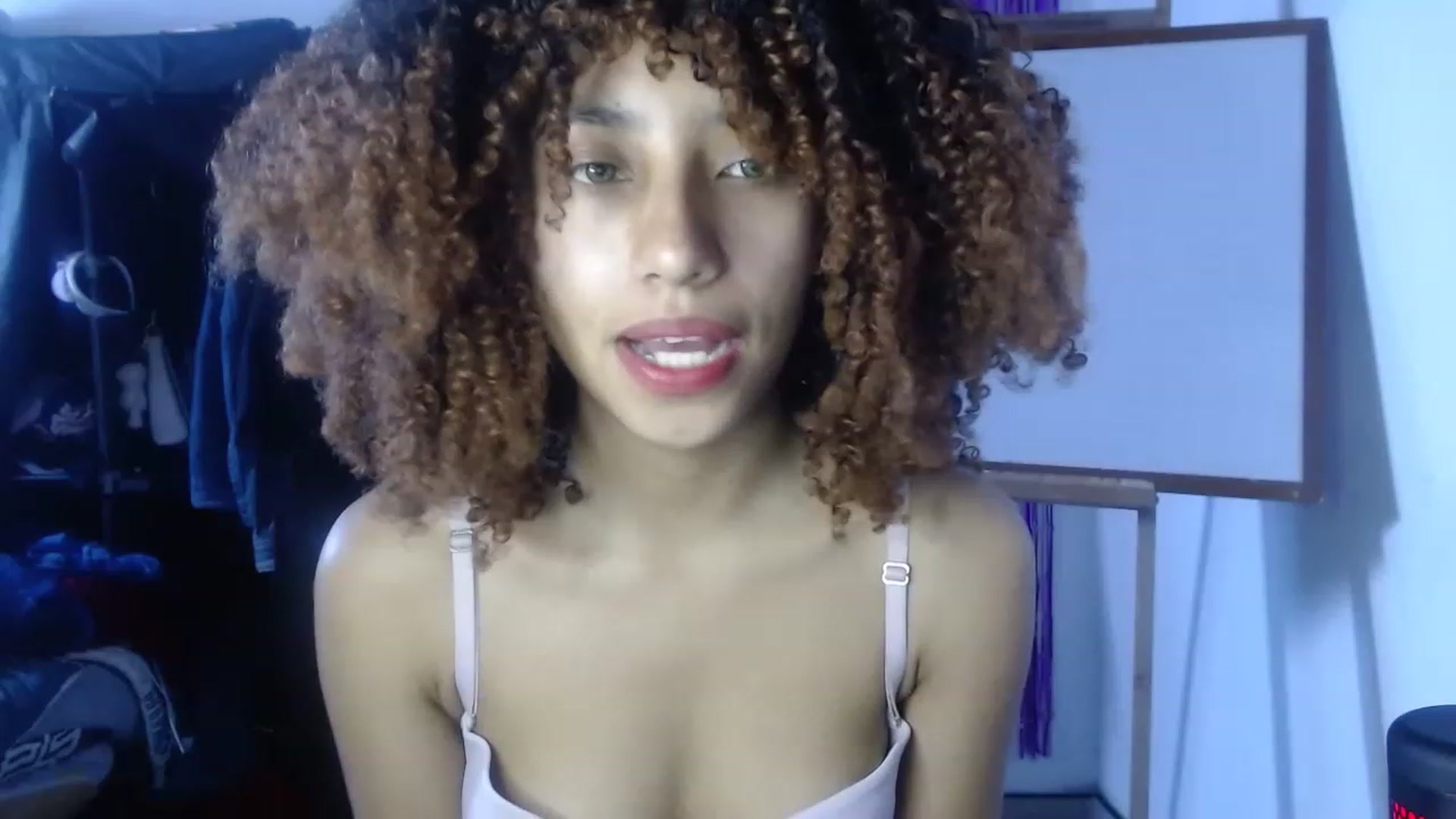 Gallery image thumbnail from Cofewithmilk's myfreecams stream on, 02/19/2023, 18:04 image 2 of 20