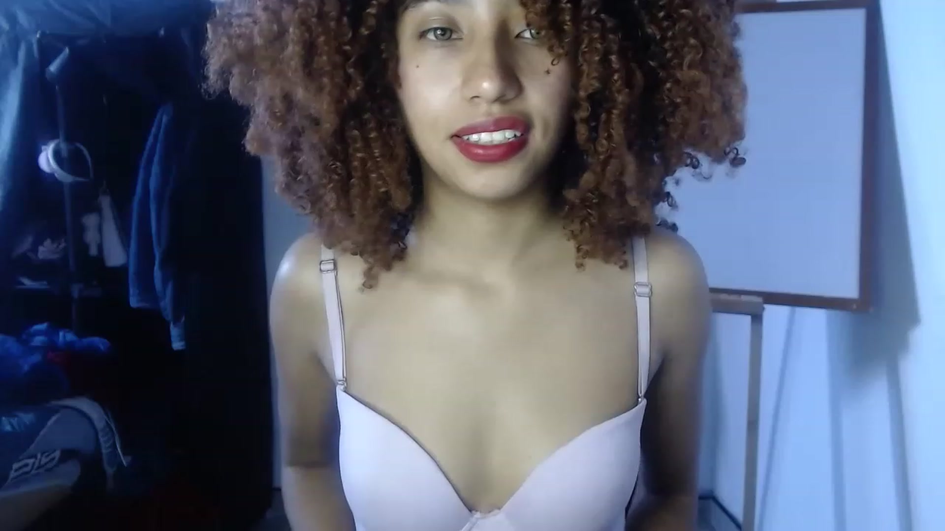 Gallery image thumbnail from Cofewithmilk's myfreecams stream on, 02/19/2023, 18:04 image 12 of 20