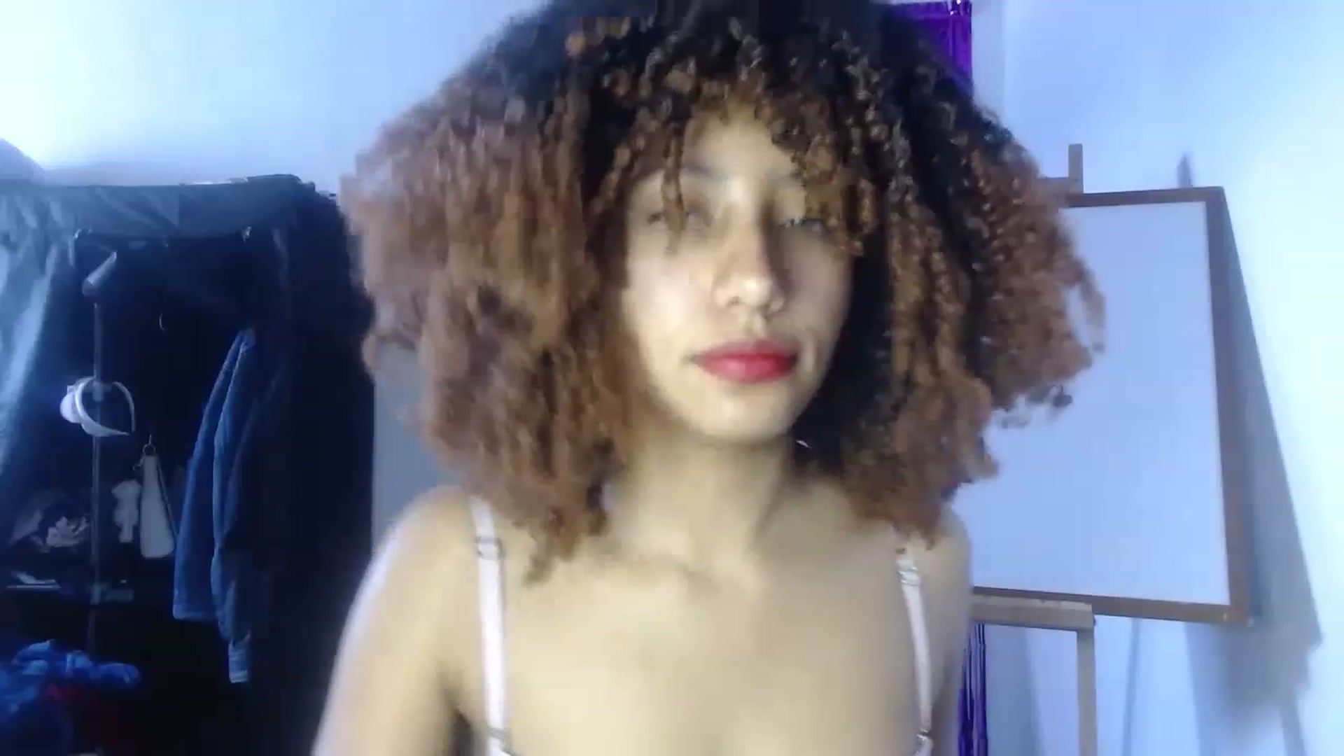 Gallery image thumbnail from Cofewithmilk's myfreecams stream on, 02/19/2023, 18:04 image 7 of 20