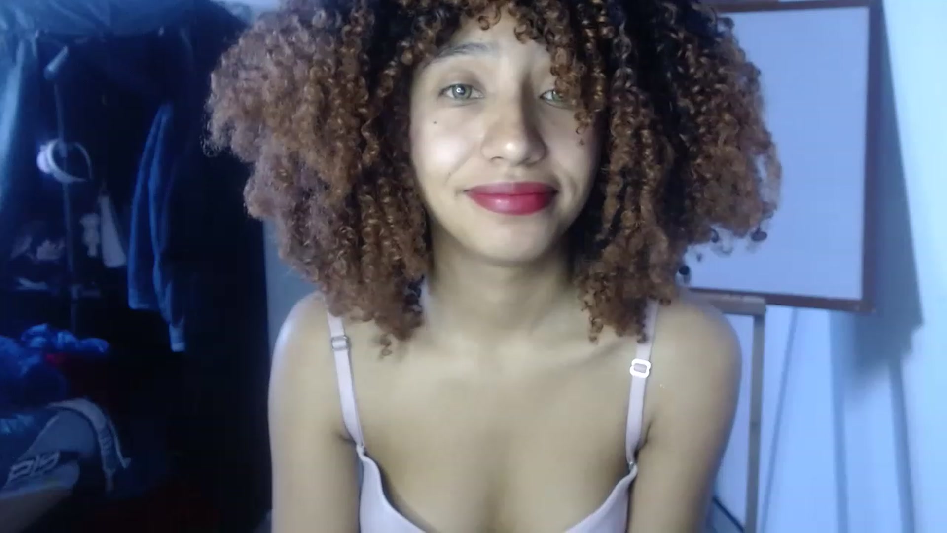 Gallery image thumbnail from Cofewithmilk's myfreecams stream on, 02/19/2023, 18:04 image 9 of 20