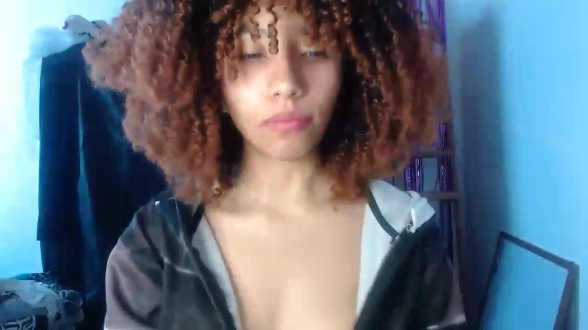 Gallery image thumbnail from Cofewithmilk's myfreecams stream on, 02/26/2023, 17:32 image 2 of 20