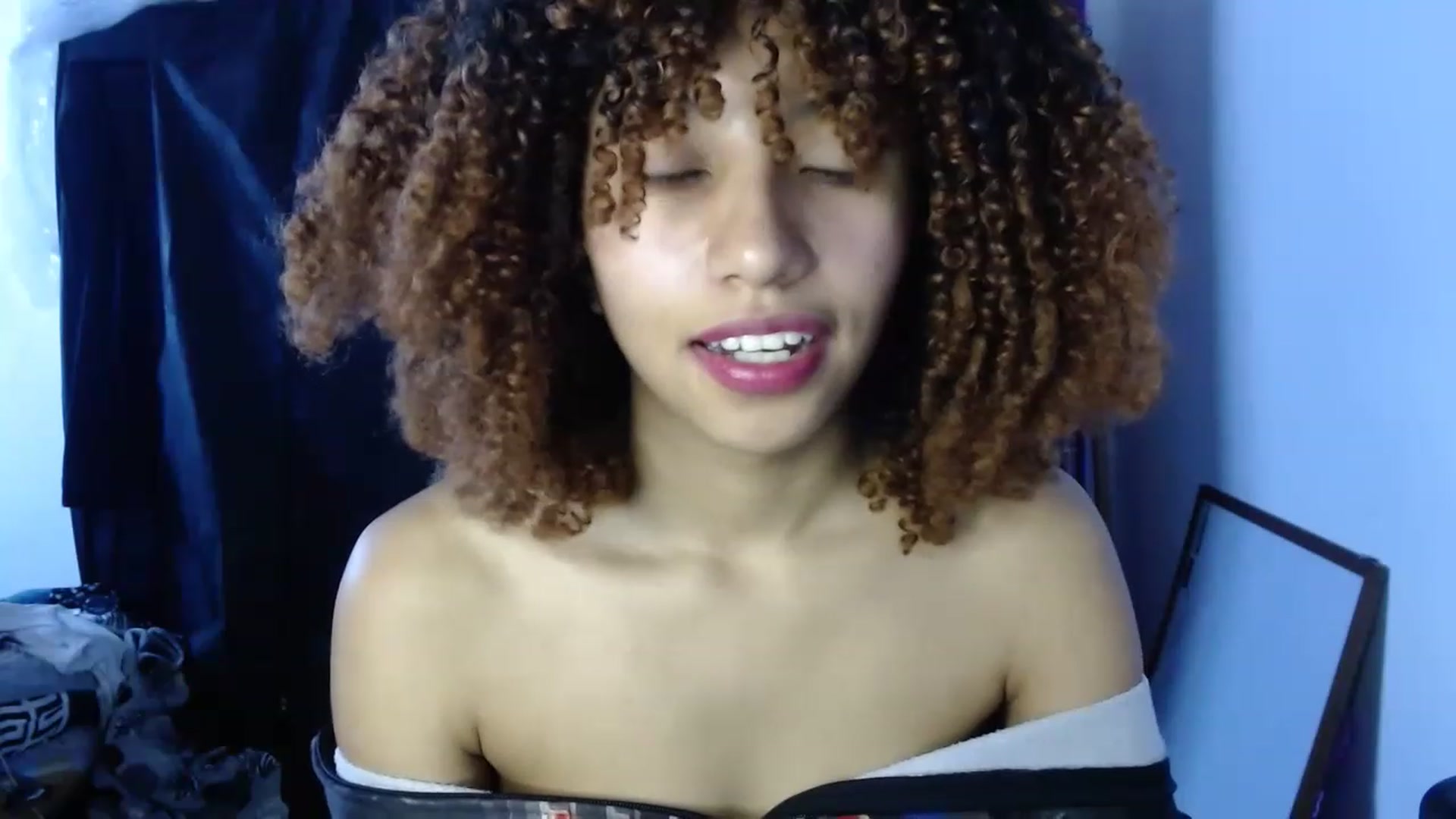 Gallery image thumbnail from Cofewithmilk's myfreecams stream on, 02/26/2023, 17:32 image 17 of 20
