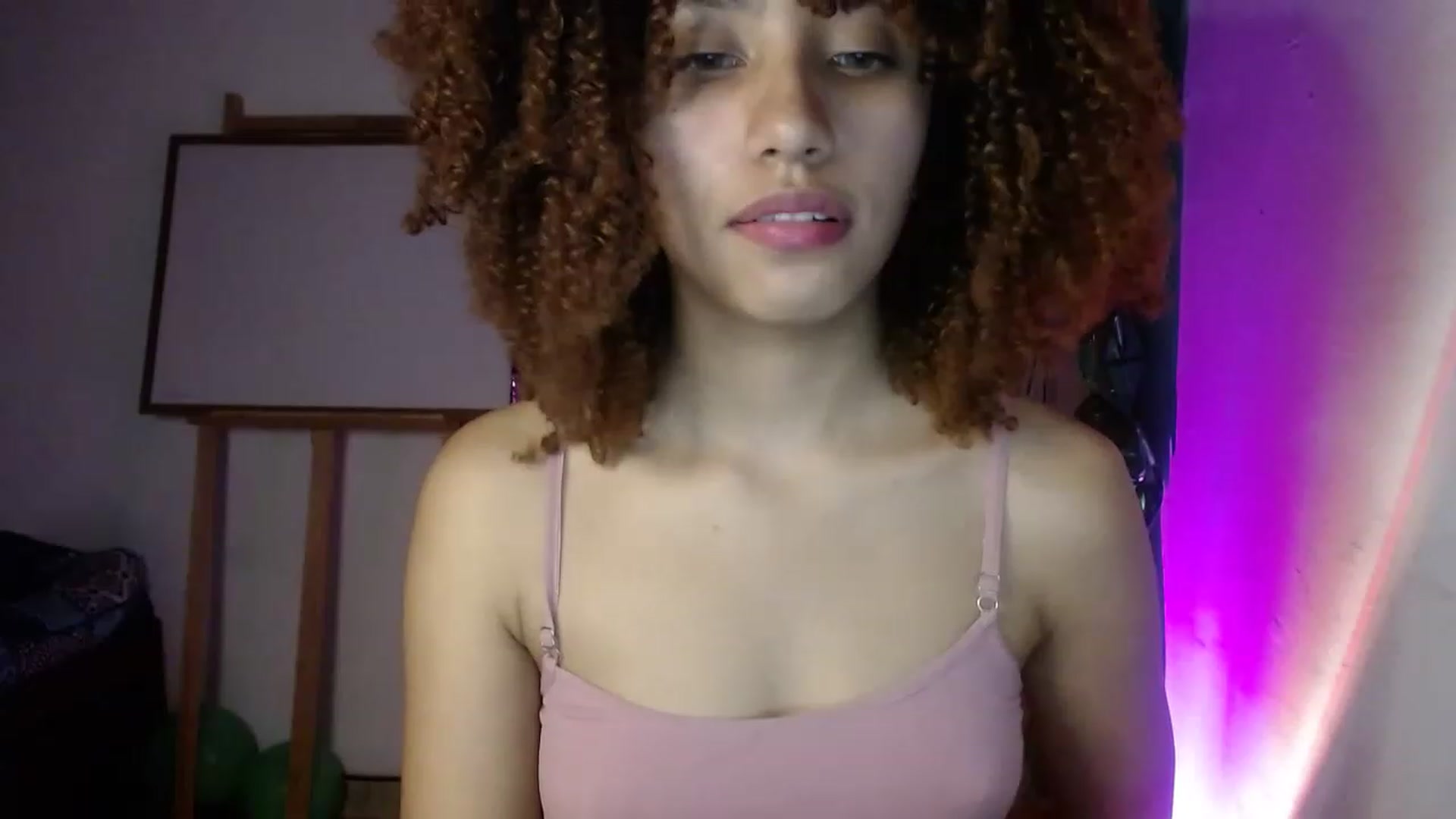 Gallery image thumbnail from Cofewithmilk's myfreecams stream on, 03/20/2023, 02:32 image 6 of 20