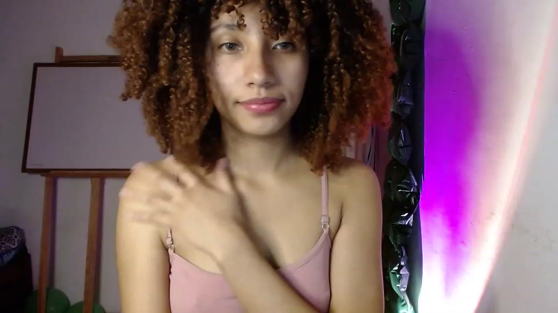 Gallery image thumbnail from Cofewithmilk's myfreecams stream on, 03/20/2023, 02:32 image 9 of 20