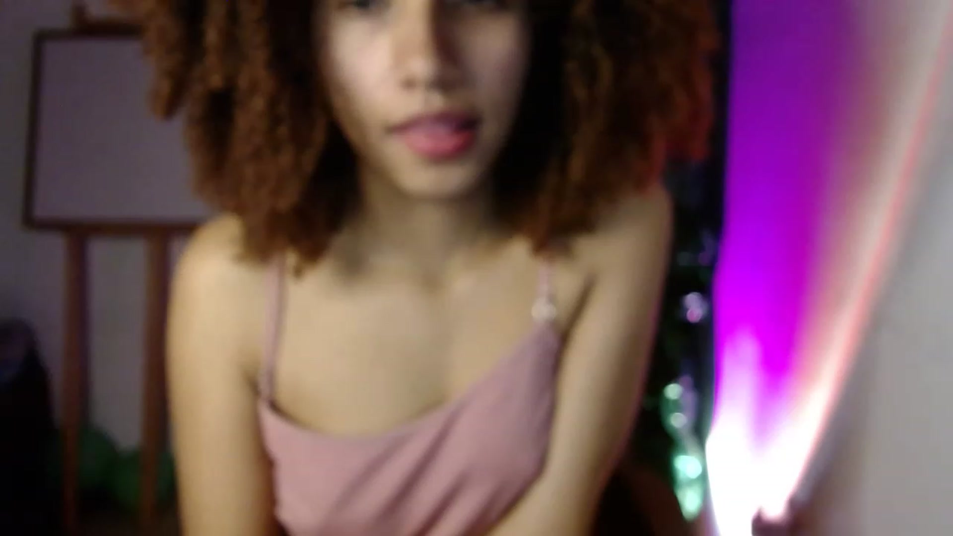 Gallery image thumbnail from Cofewithmilk's myfreecams stream on, 03/20/2023, 02:32 image 8 of 20