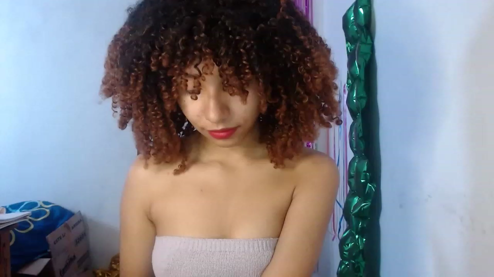 Gallery image thumbnail from Cofewithmilk's myfreecams stream on, 03/28/2023, 14:25 image 16 of 20