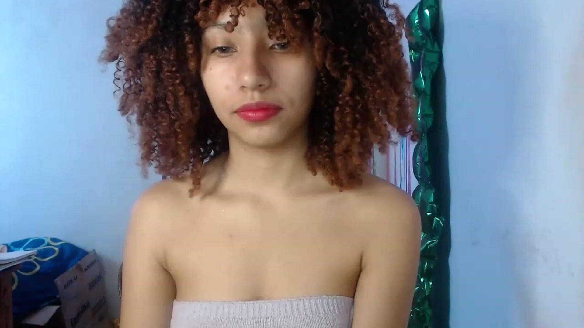 Gallery image thumbnail from Cofewithmilk's myfreecams stream on, 03/28/2023, 14:25 image 13 of 20