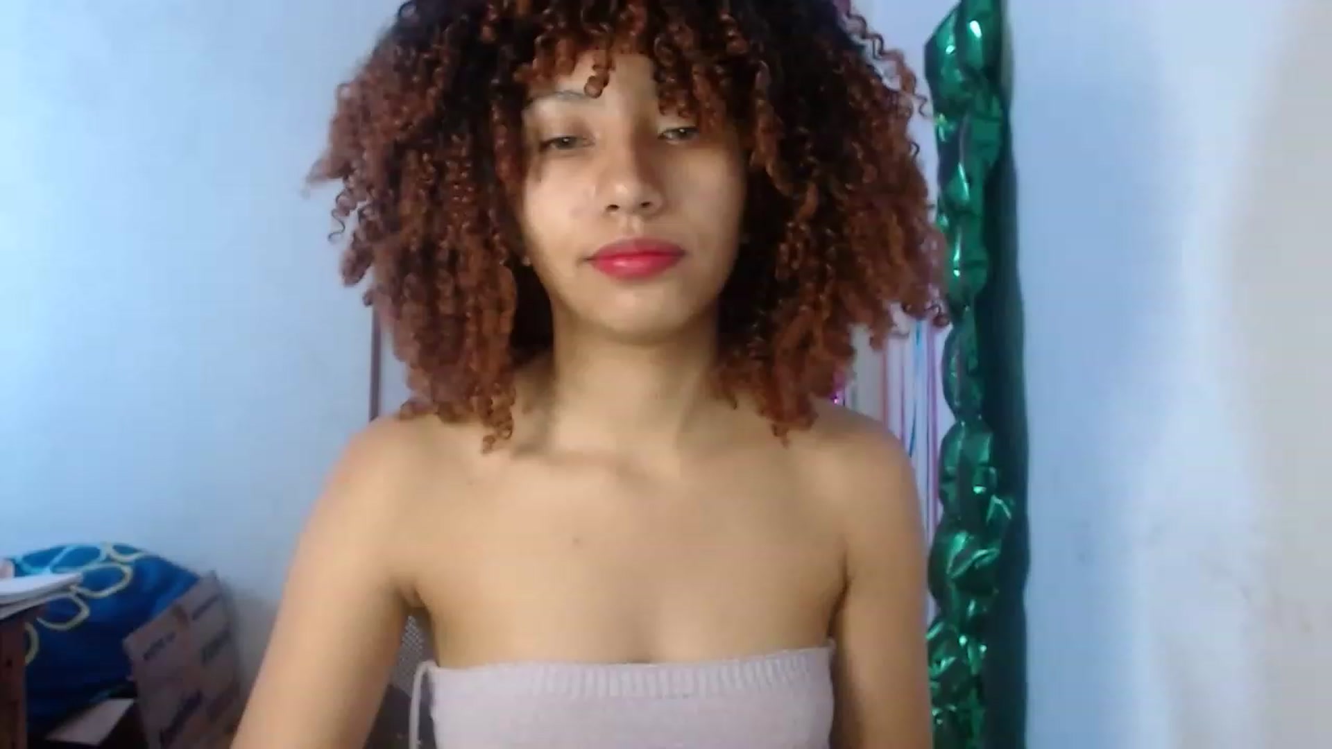 Gallery image thumbnail from Cofewithmilk's myfreecams stream on, 03/28/2023, 14:25 image 17 of 20