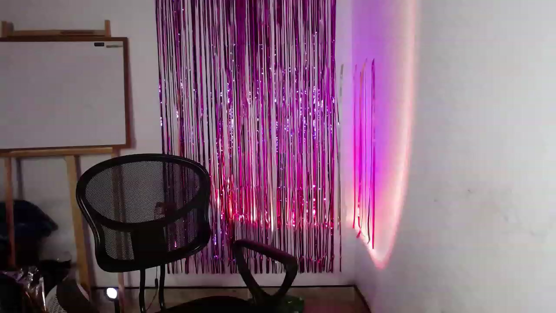 Gallery image thumbnail from Cofewithmilk's myfreecams stream on, 04/04/2023, 24:34 image 16 of 20