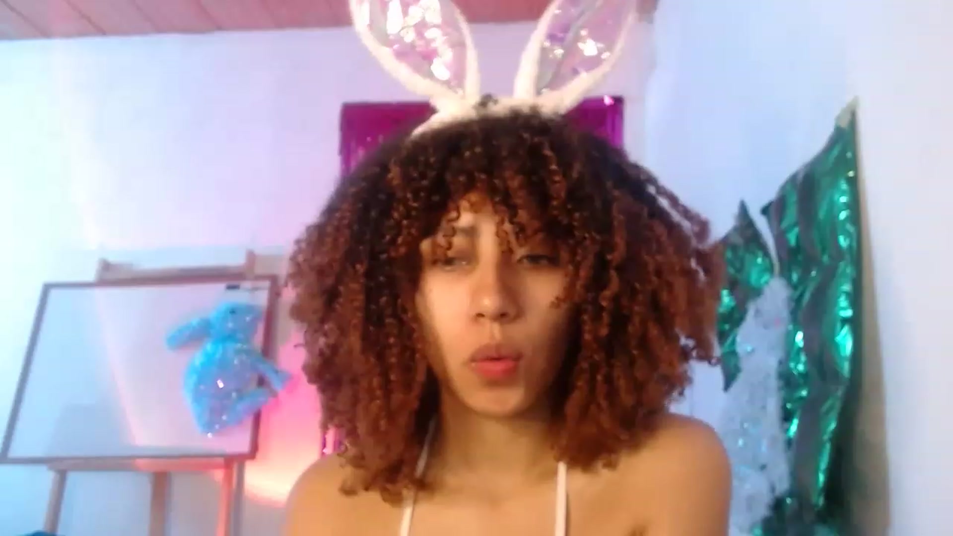Gallery image thumbnail from Cofewithmilk's myfreecams stream on, 04/08/2023, 17:36 image 20 of 20