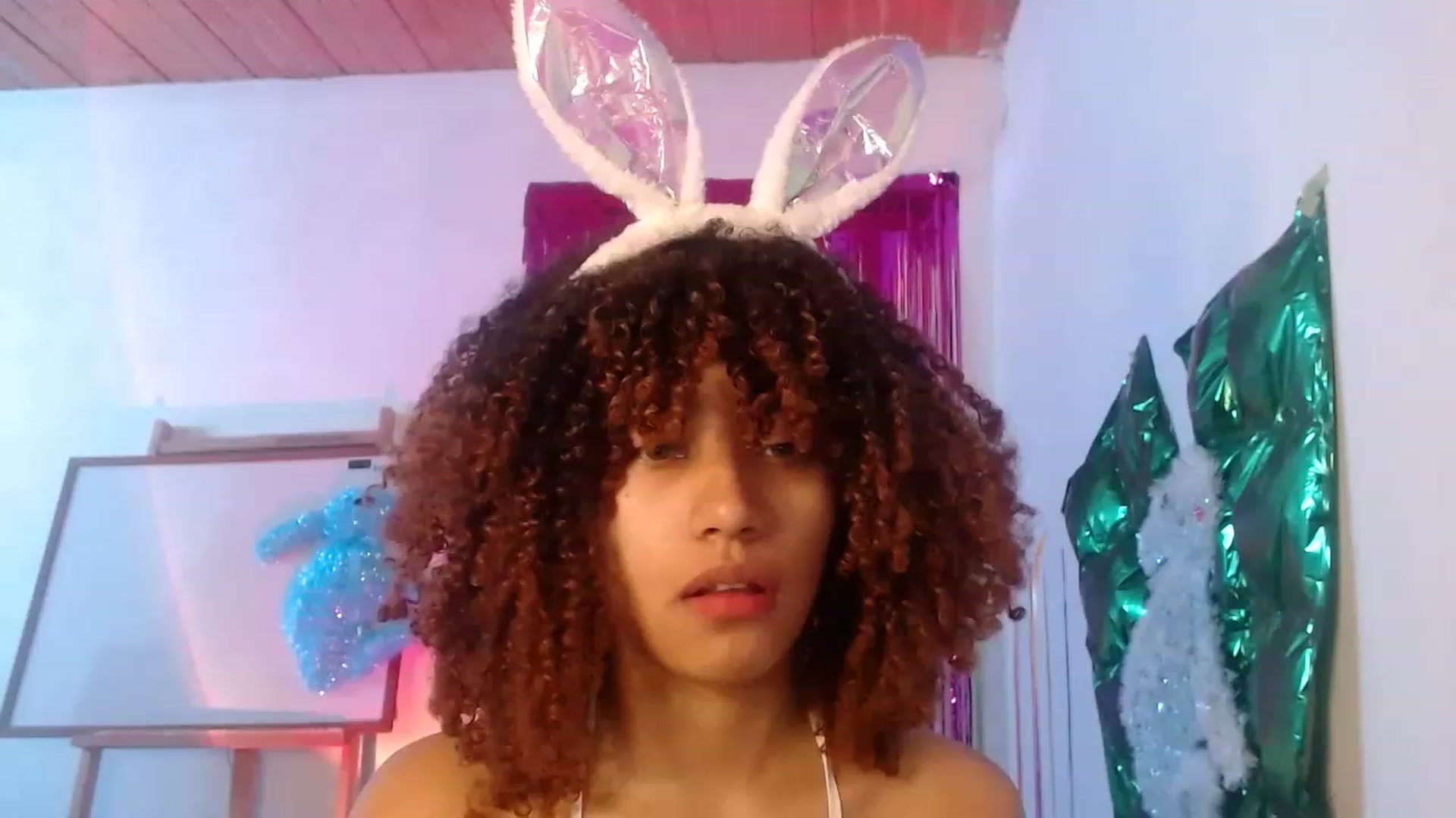 Gallery image thumbnail from Cofewithmilk's myfreecams stream on, 04/08/2023, 17:36 image 5 of 20