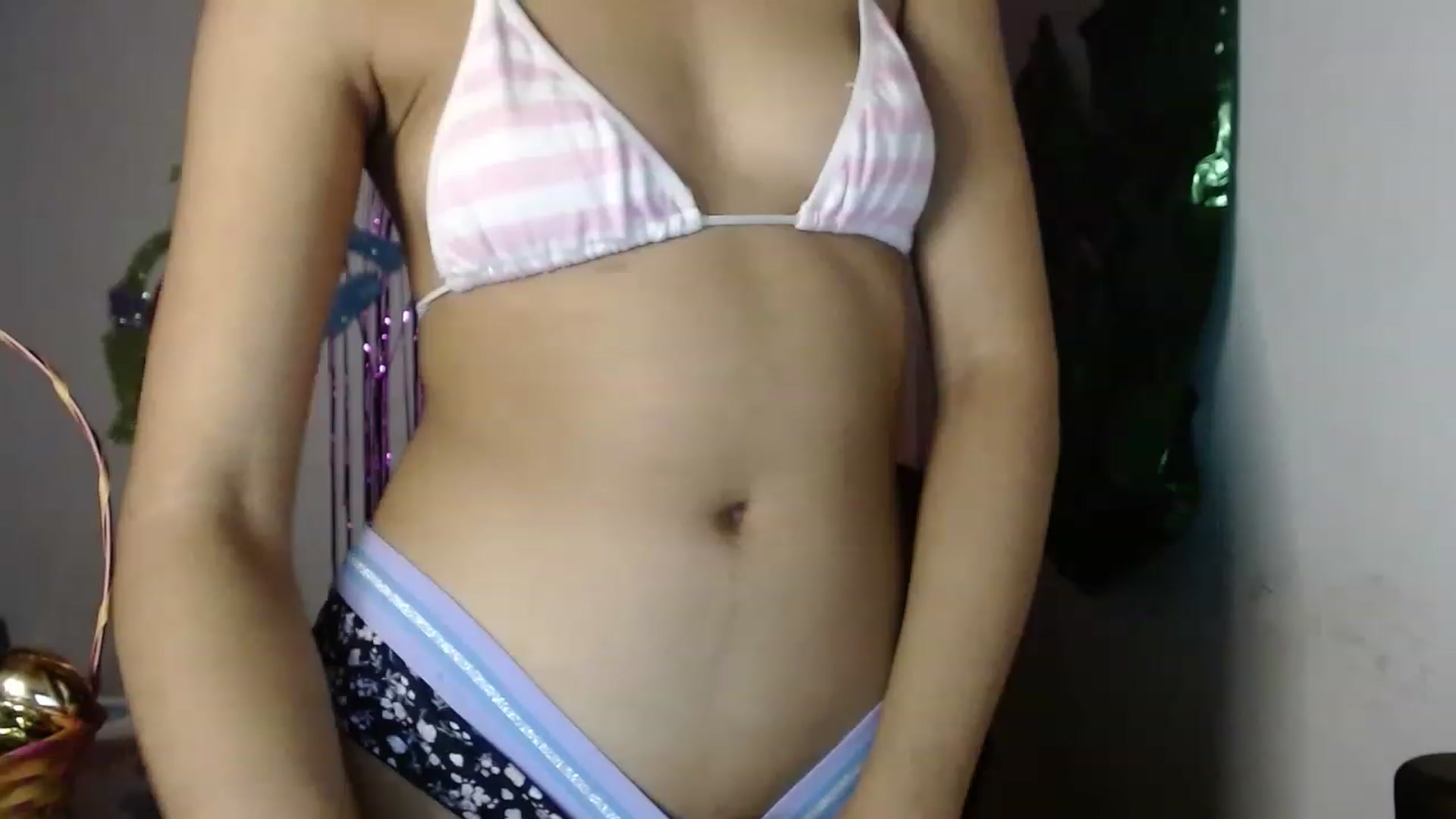 Gallery image thumbnail from Cofewithmilk's myfreecams stream on, 04/10/2023, 04:31 image 6 of 20