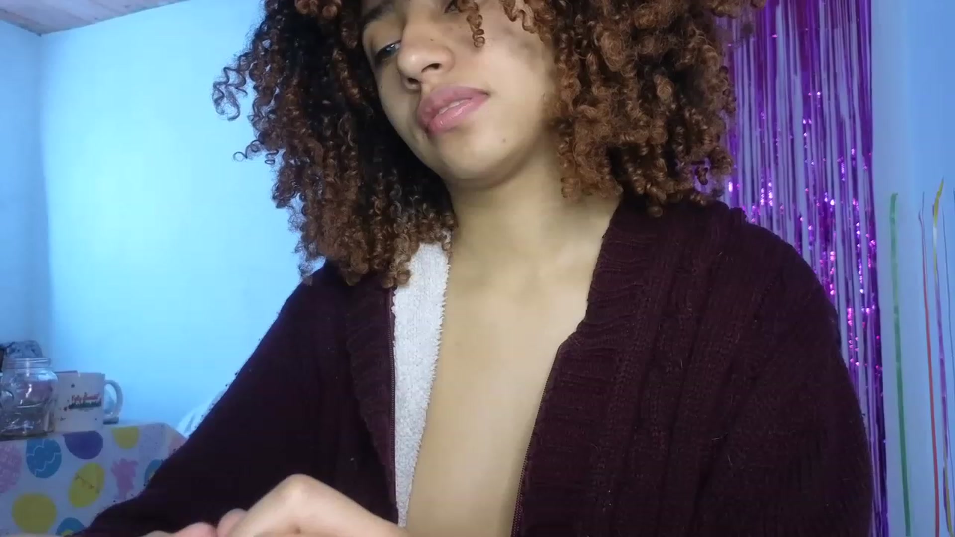 Gallery image thumbnail from Cofewithmilk's myfreecams stream on, 04/15/2023, 16:04 image 13 of 20