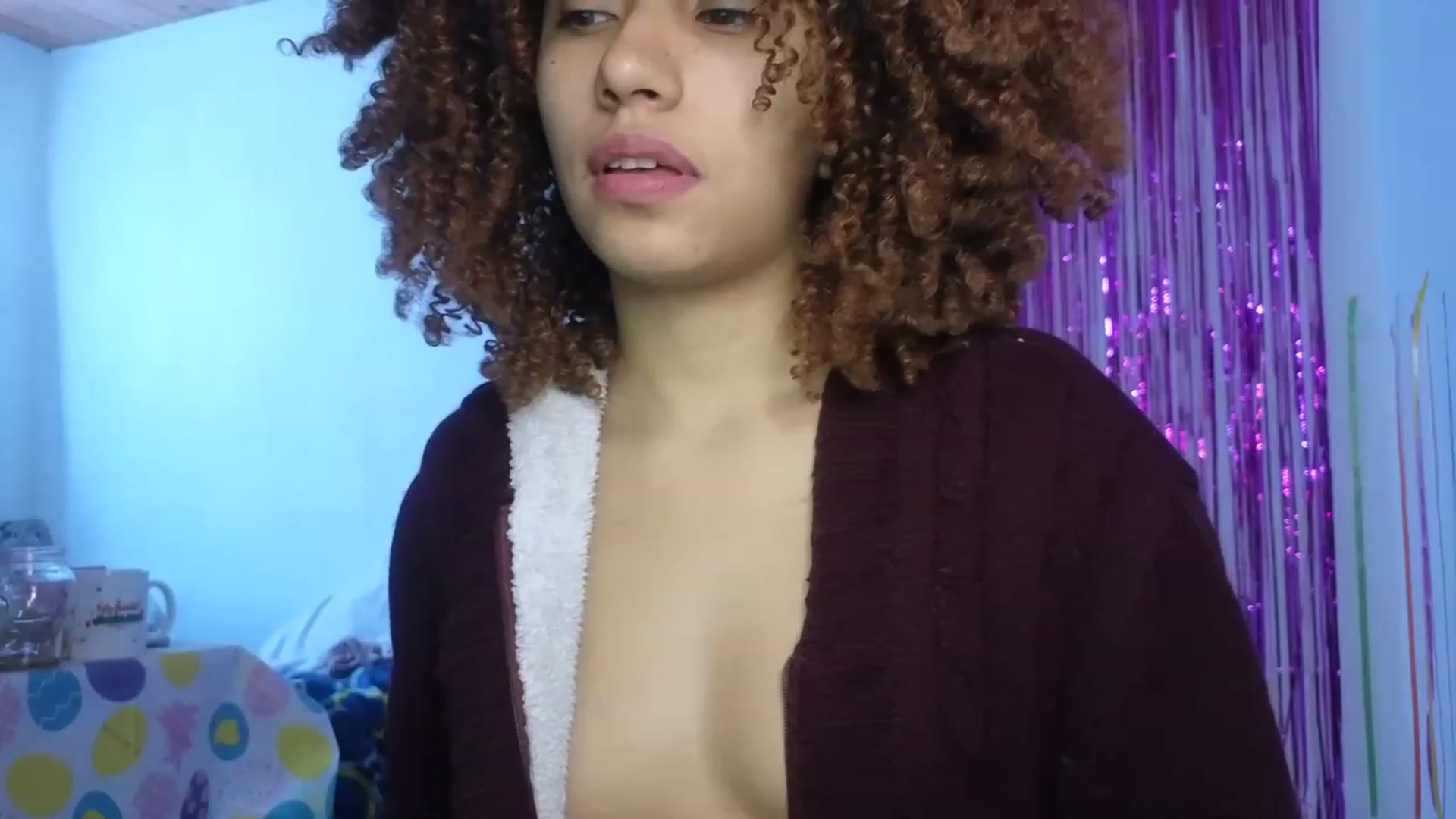 Gallery image thumbnail from Cofewithmilk's myfreecams stream on, 04/15/2023, 16:04 image 5 of 20