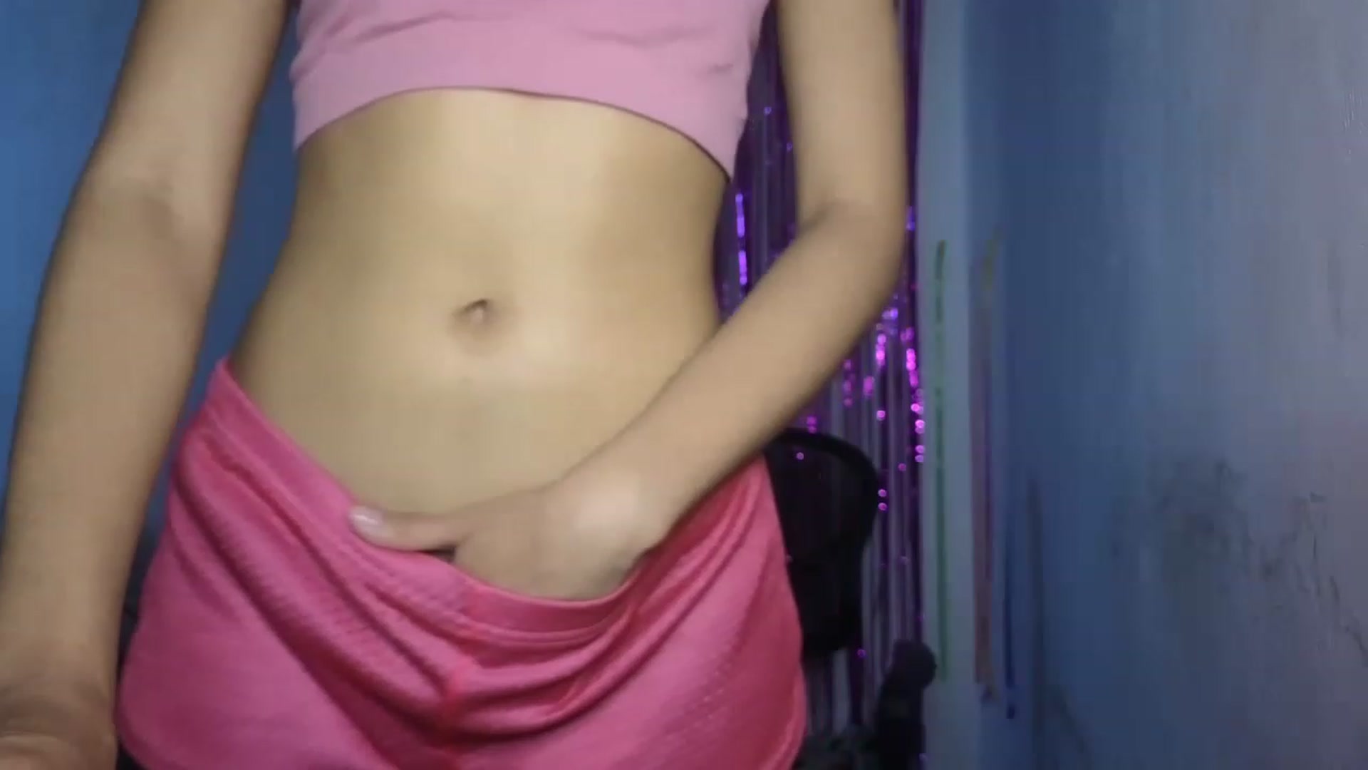 Gallery image thumbnail from Cofewithmilk's myfreecams stream on, 04/16/2023, 21:44 image 3 of 20