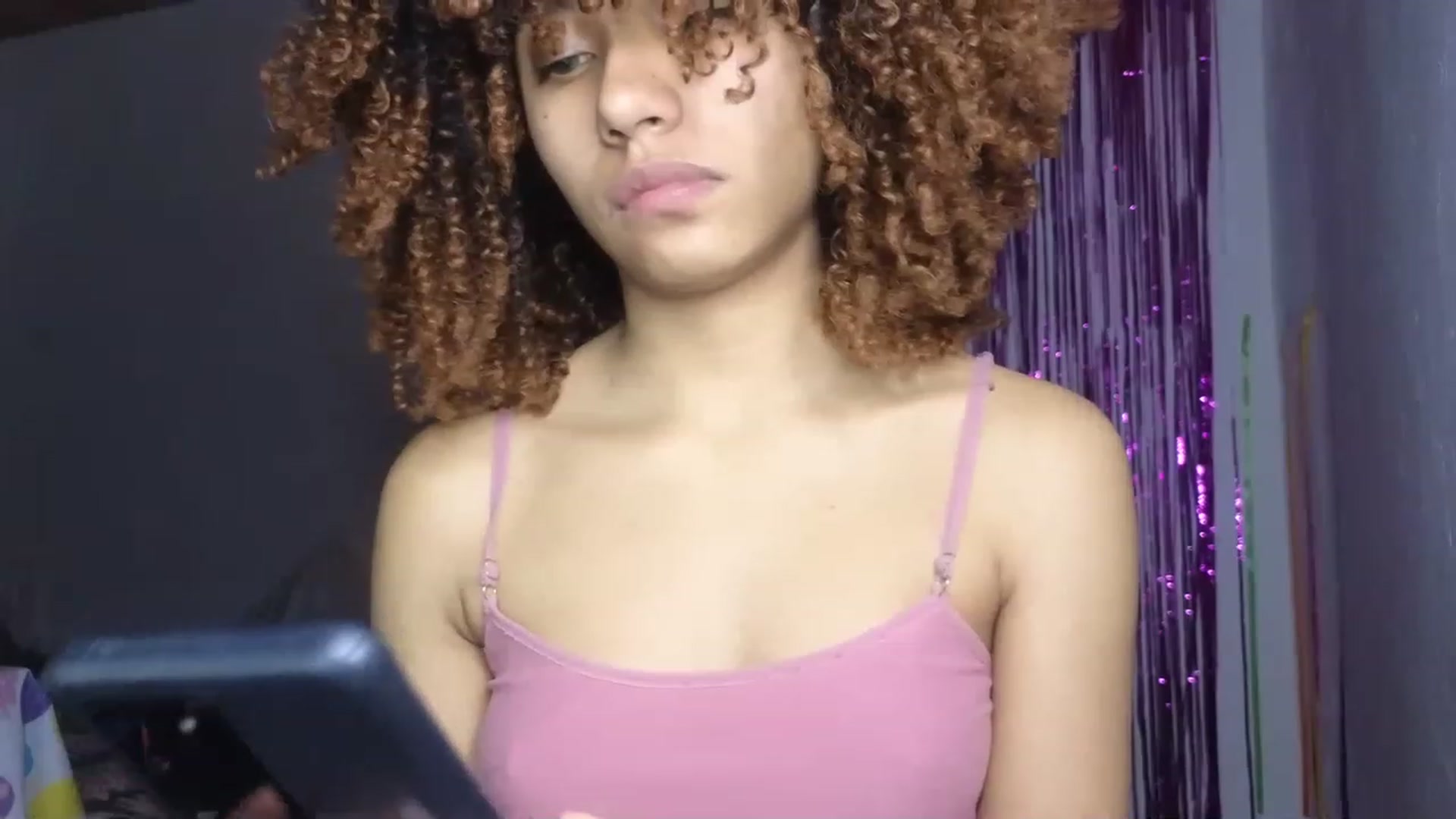 Gallery image thumbnail from Cofewithmilk's myfreecams stream on, 04/18/2023, 03:16 image 2 of 20