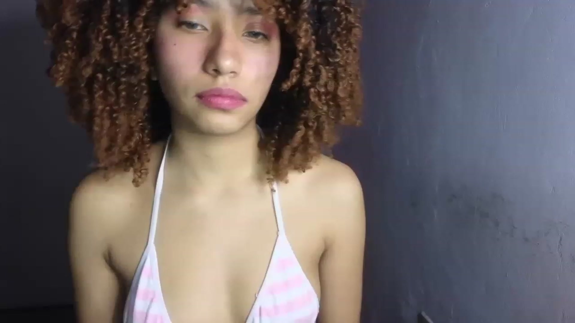 Gallery image thumbnail from Cofewithmilk's myfreecams stream on, 04/19/2023, 01:46 image 12 of 20