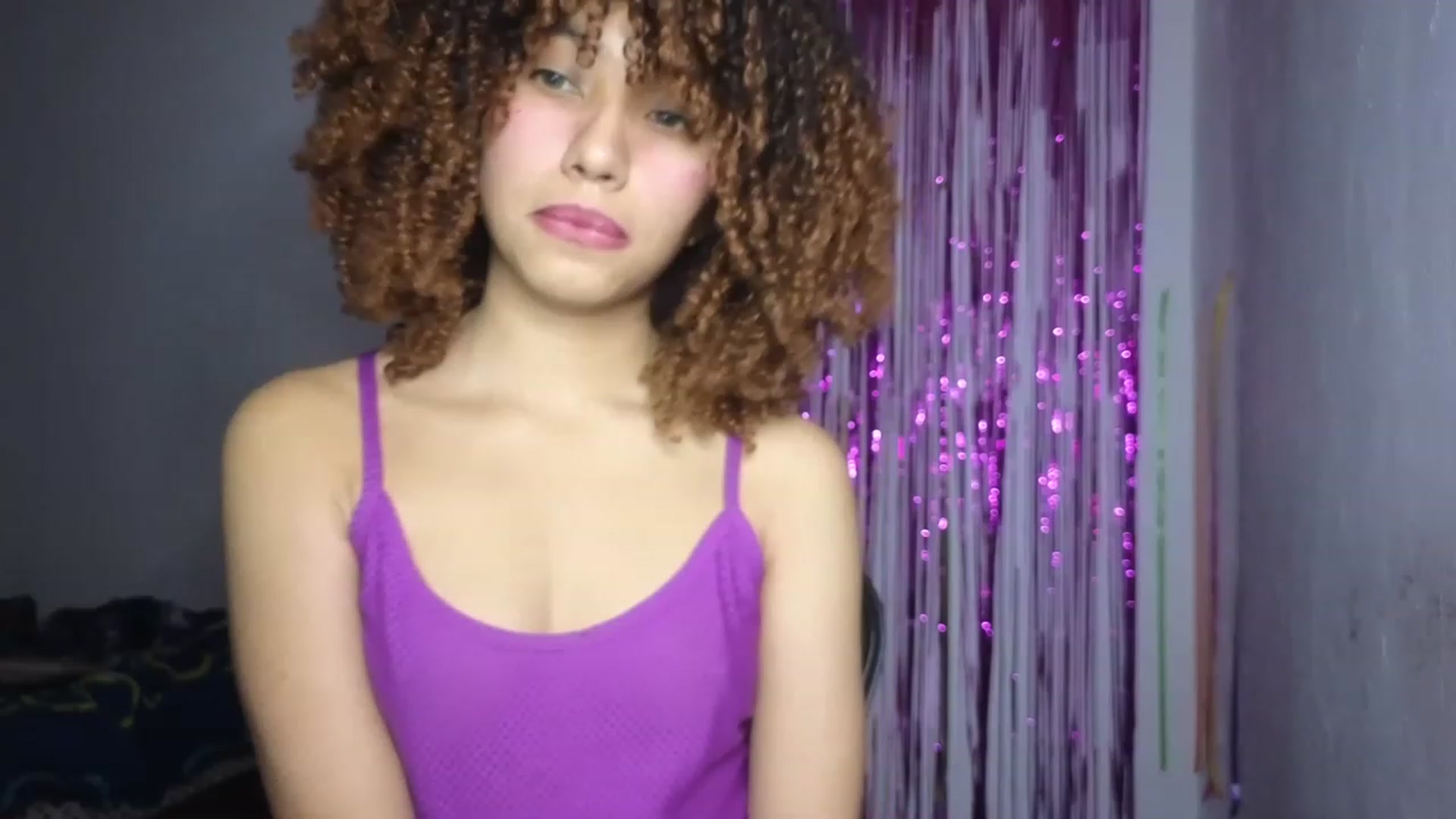 Gallery image thumbnail from Cofewithmilk's myfreecams stream on, 04/20/2023, 01:23 image 10 of 20