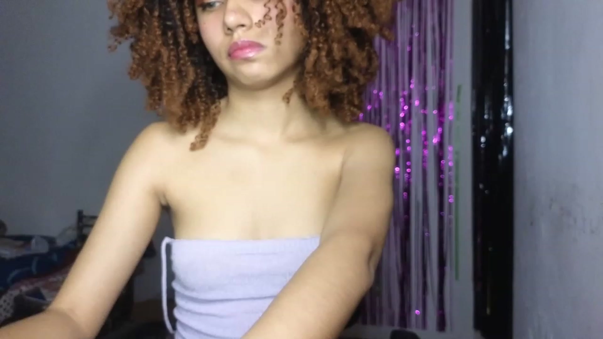 Gallery image thumbnail from Cofewithmilk's myfreecams stream on, 04/23/2023, 02:51 image 13 of 20