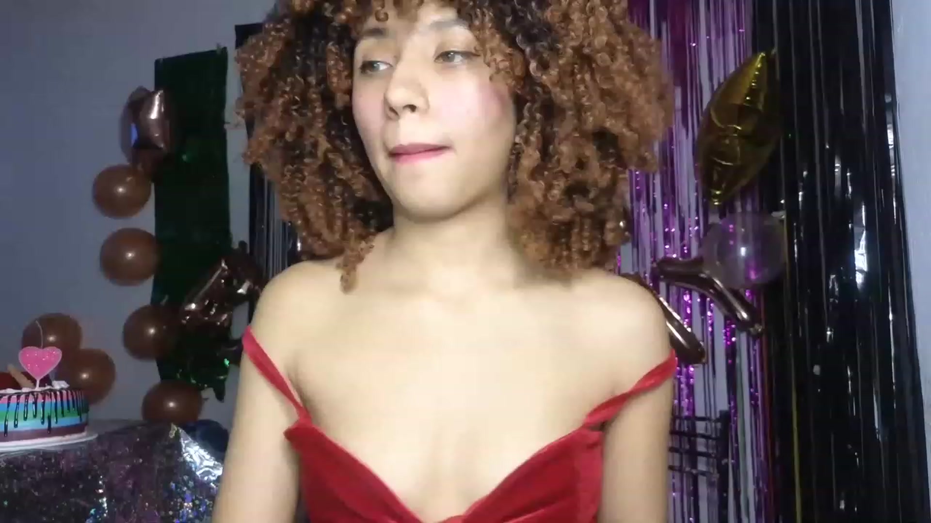 Gallery image thumbnail from Cofewithmilk's myfreecams stream on, 04/23/2023, 23:09 image 19 of 20