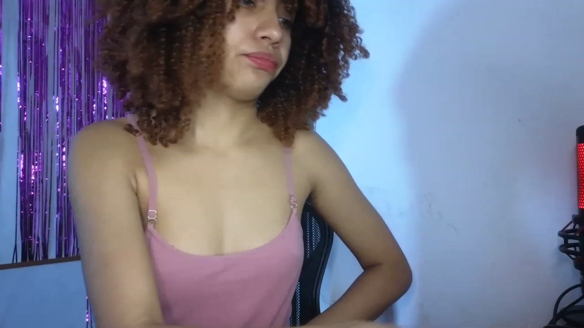 Gallery image thumbnail from Cofewithmilk's myfreecams stream on, 04/27/2023, 20:12 image 20 of 20
