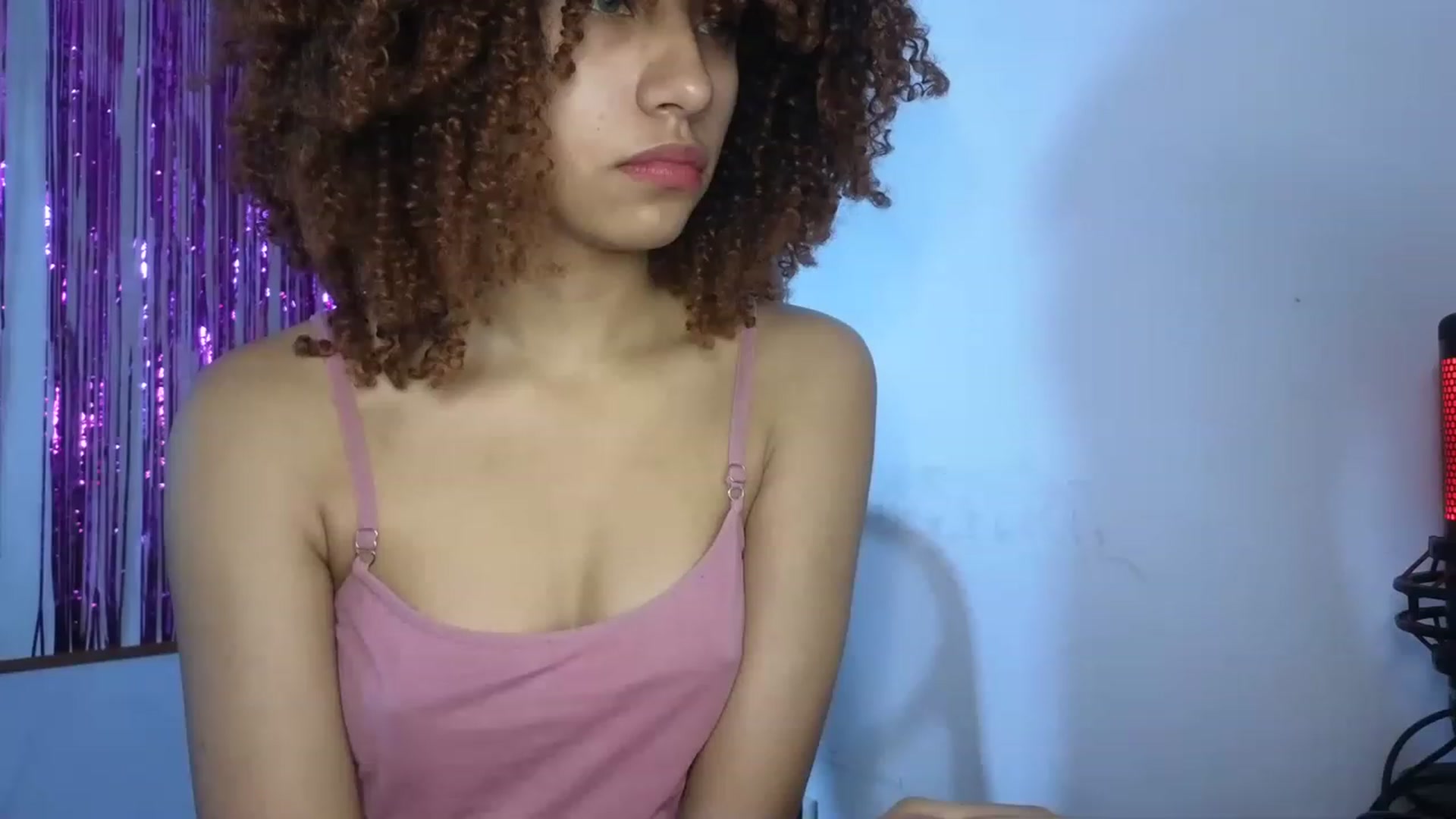 Gallery image thumbnail from Cofewithmilk's myfreecams stream on, 04/27/2023, 20:12 image 19 of 20