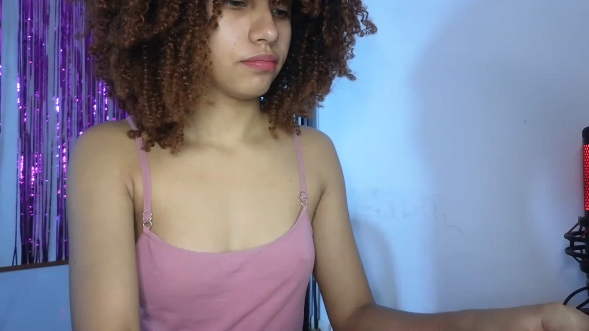 Gallery image thumbnail from Cofewithmilk's myfreecams stream on, 04/27/2023, 20:12 image 13 of 20