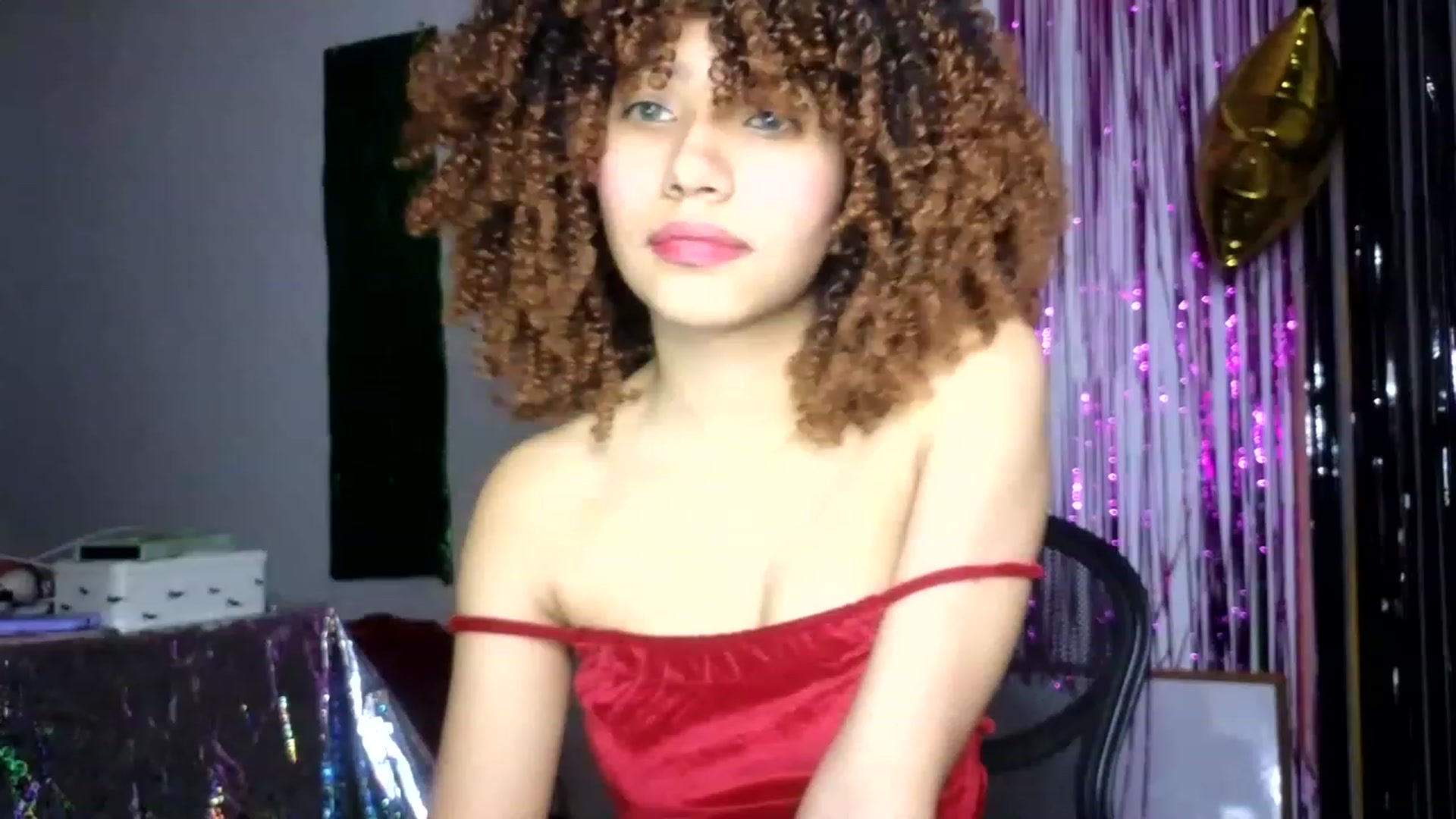 Gallery image thumbnail from Cofewithmilk's myfreecams stream on, 04/29/2023, 02:56 image 3 of 20