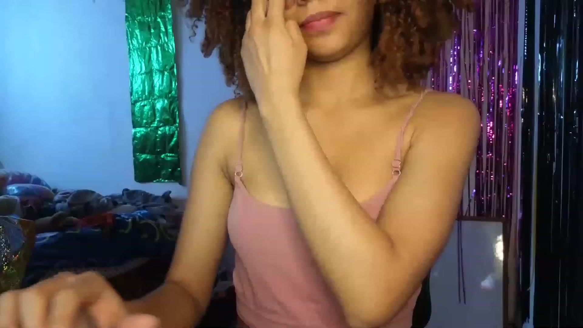 Gallery image thumbnail from Cofewithmilk's myfreecams stream on, 05/03/2023, 20:26 image 1 of 20