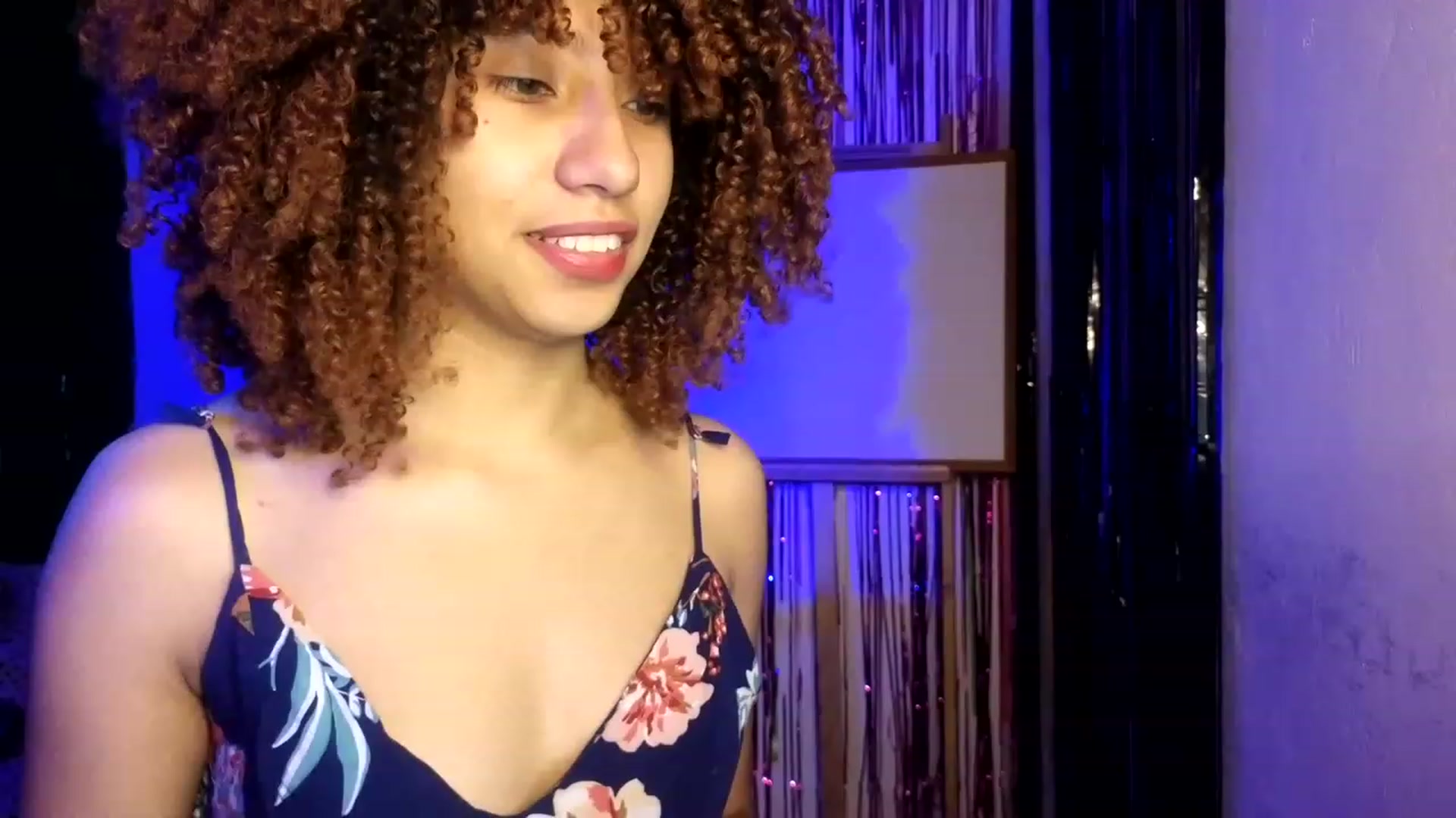 Gallery image thumbnail from Cofewithmilk's myfreecams stream on, 05/05/2023, 24:01 image 11 of 20