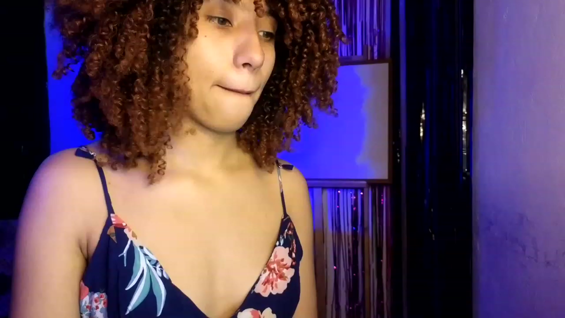 Gallery image thumbnail from Cofewithmilk's myfreecams stream on, 05/05/2023, 24:01 image 16 of 20